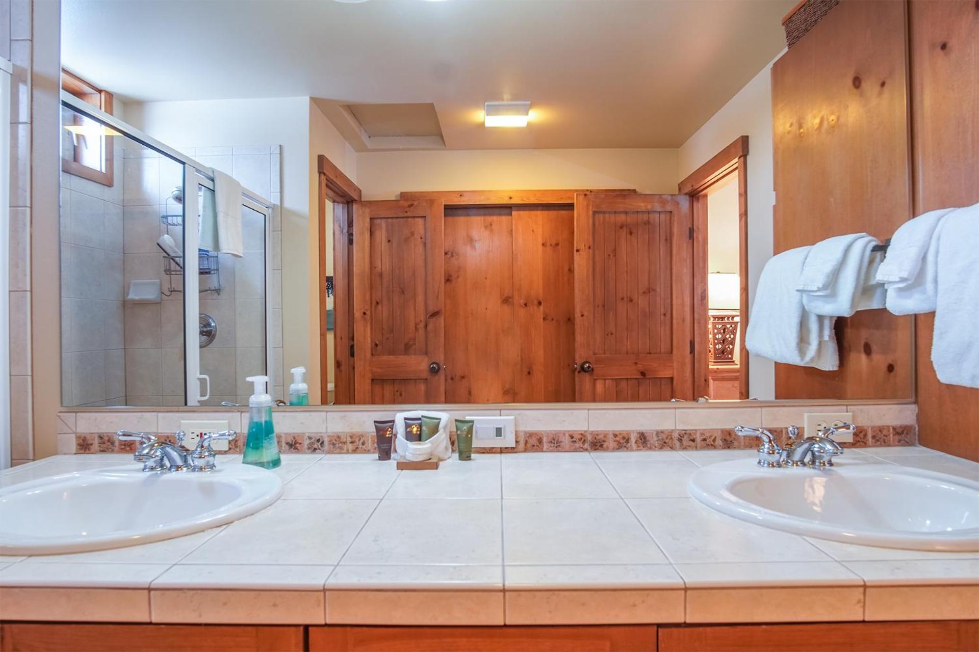 The Fields - 110 is a Cozy Mountain Condo with Access to Everything - Community Hot Tub