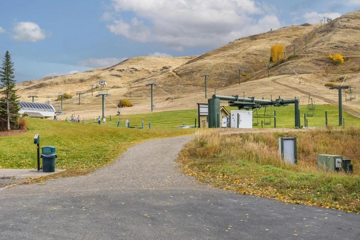 Snow Creek 1554 - Ski-in/Ski-out + Pool & Hot Tub
