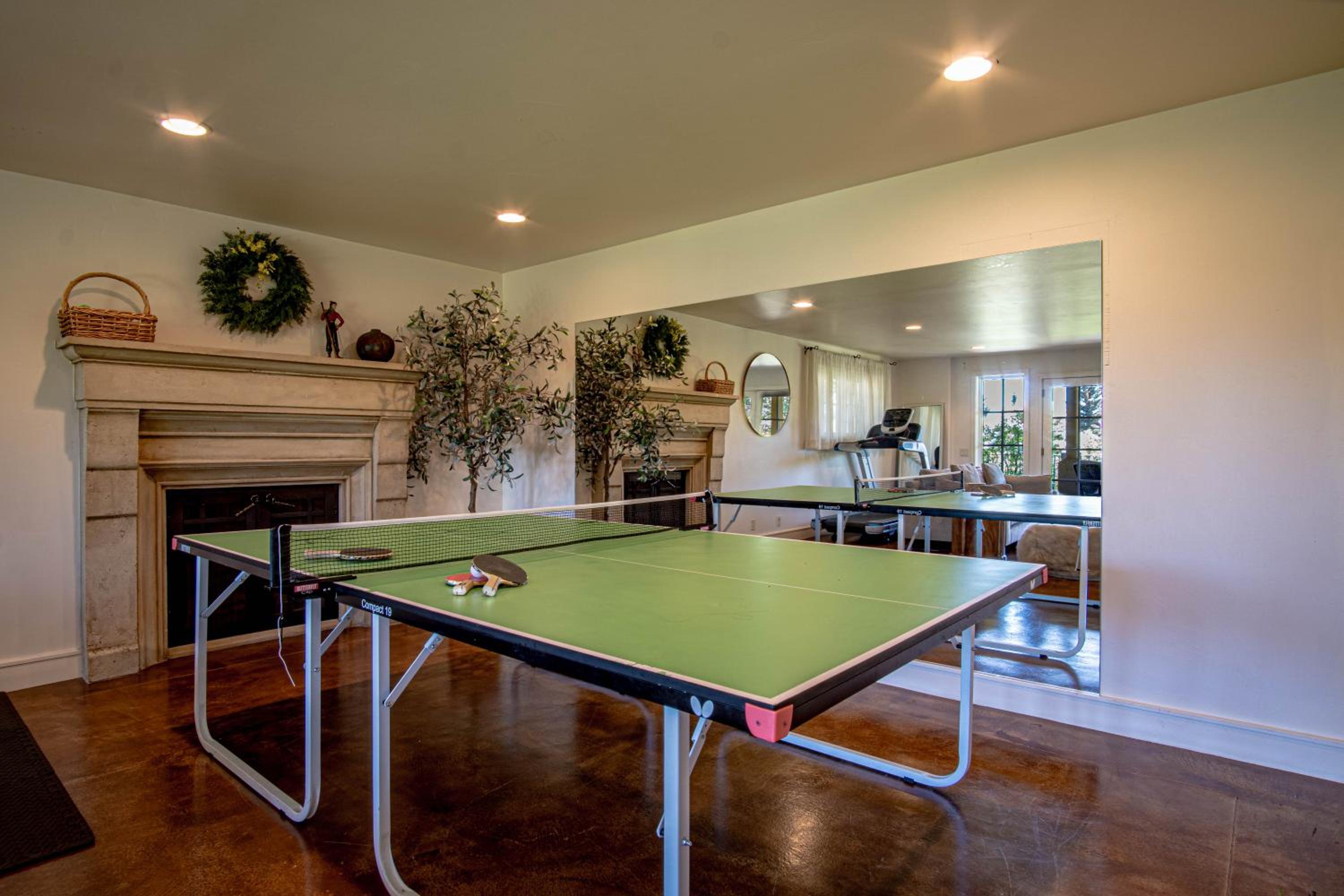 Chateau Du Soleil- Luxury Home near Ski Lifts & Downtown Ketchum!