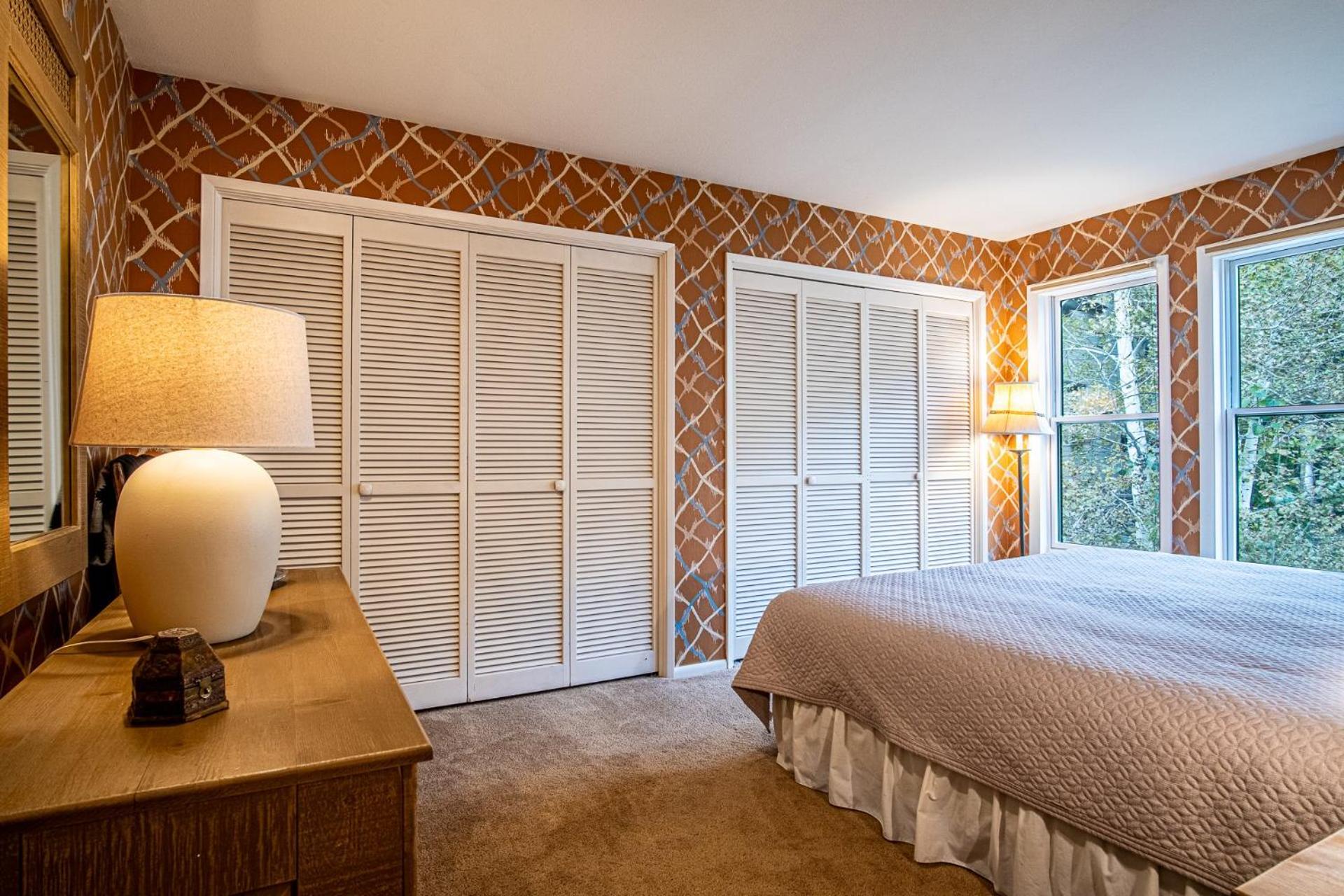 Sawtooth Ski Condo - Hot Tub + Walk to Ski Slopes!