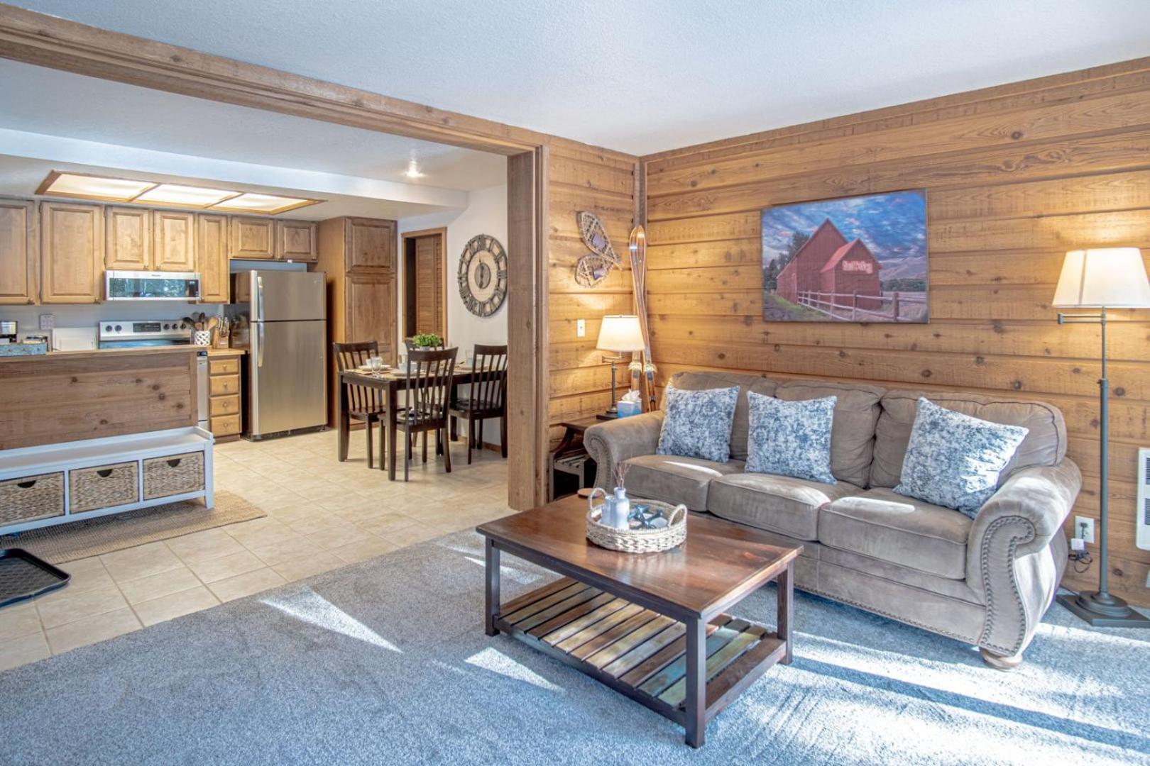 Elkhorn Bluff Condo + Complex & Resort Amenities