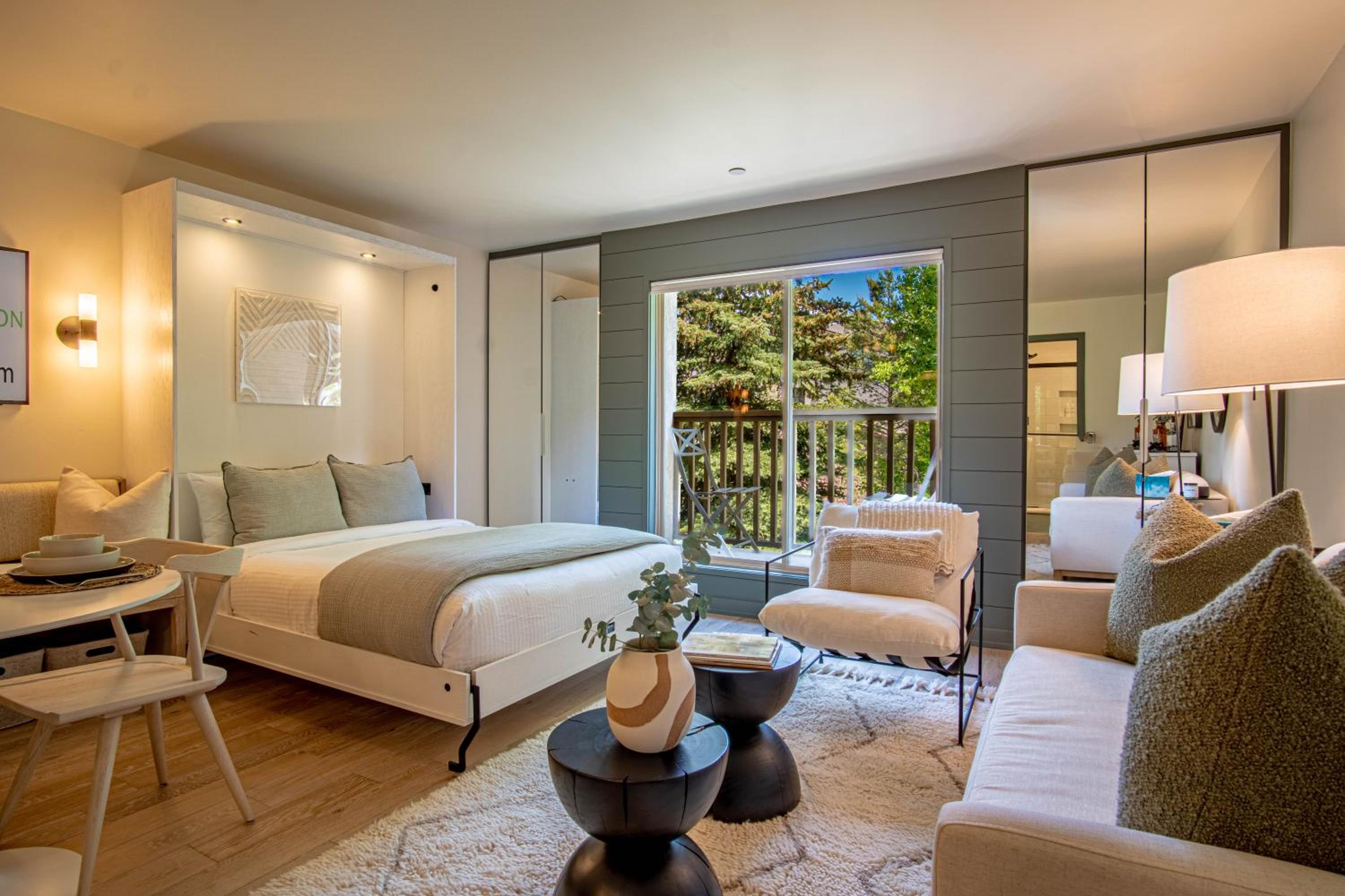 Angani Studio - Elkhorn Resort Amenities Included