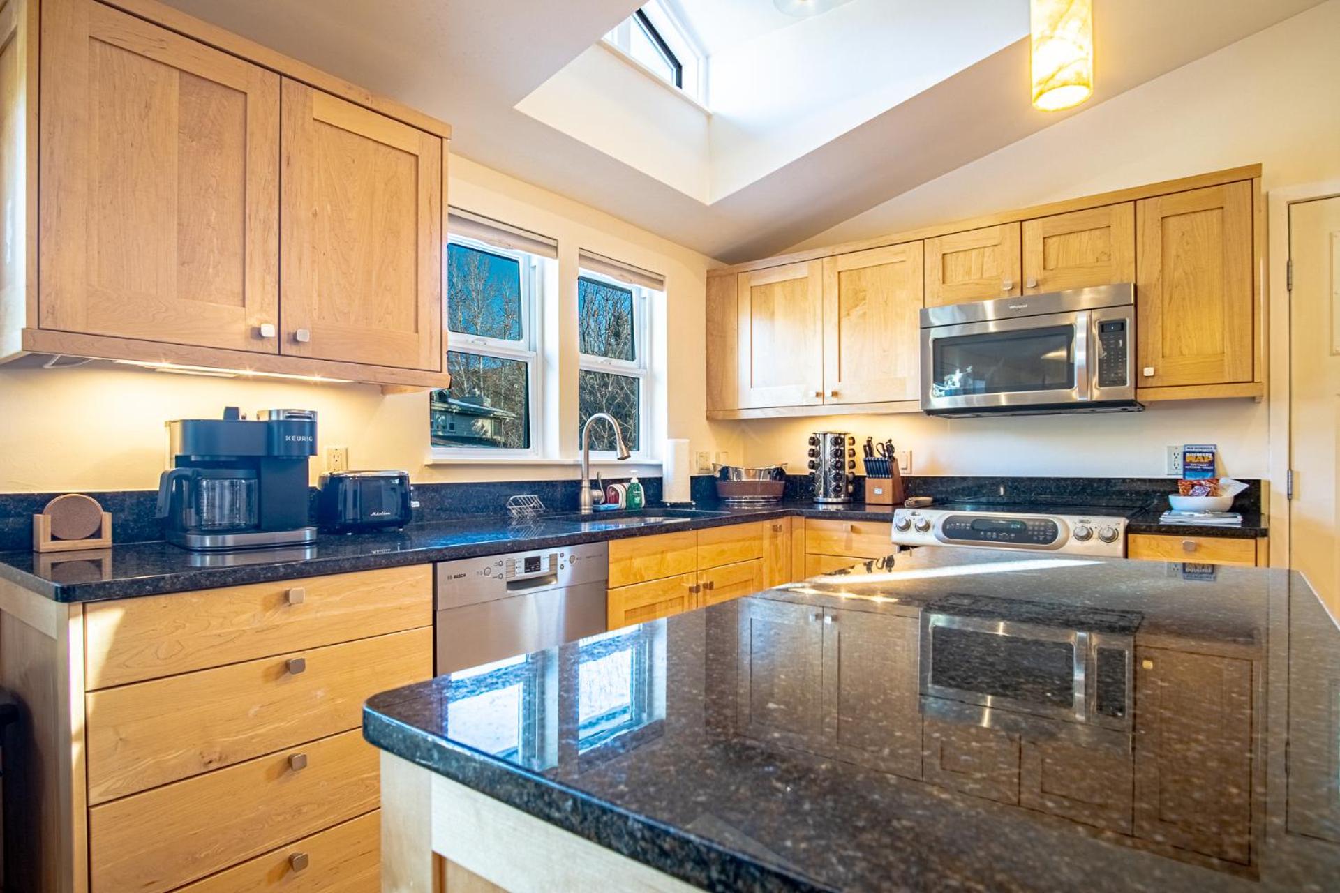 2BD Ranch Condo - Walk to FREE Elkhorn Resort Amenities