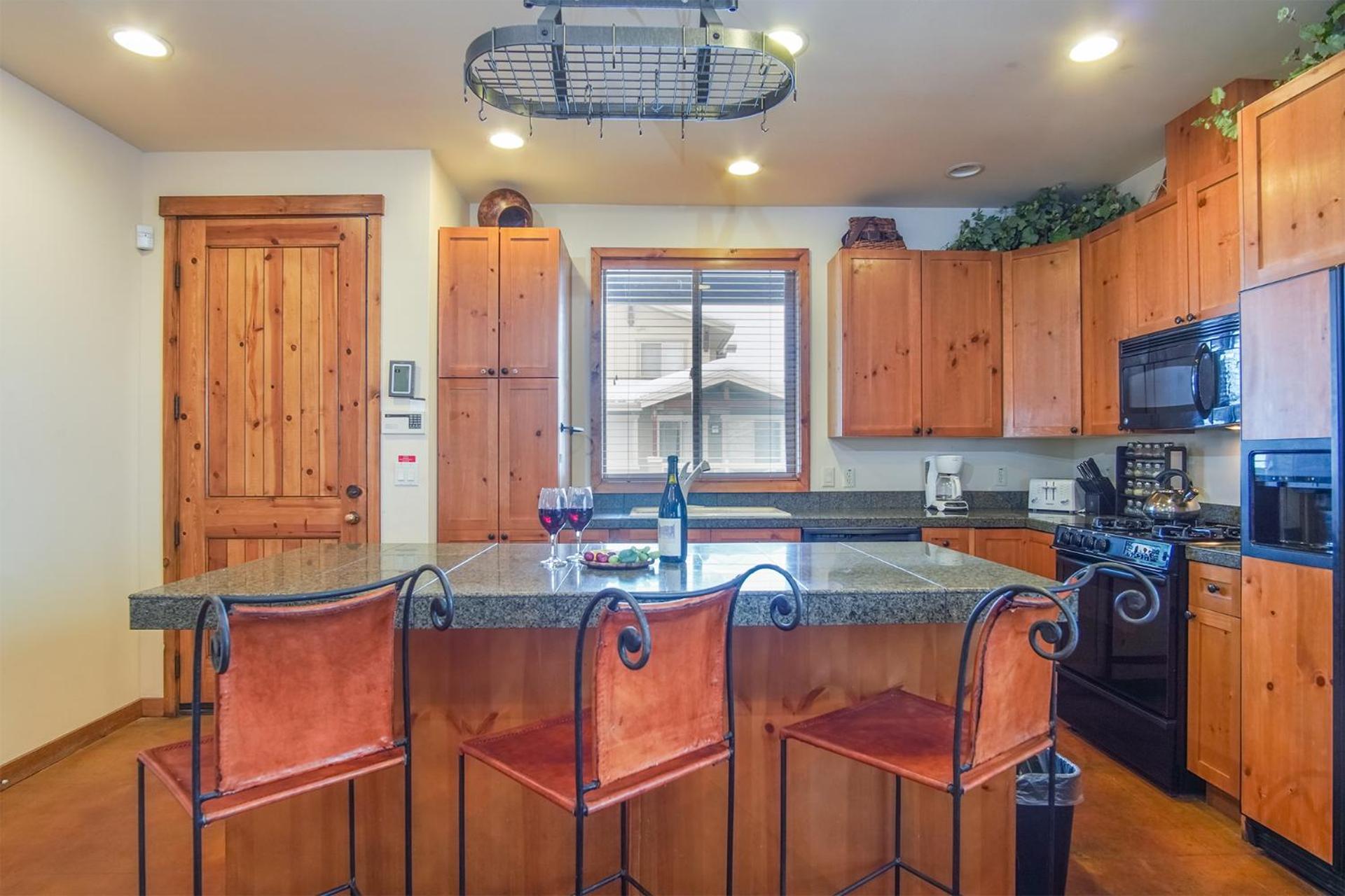 The Fields - 110 is a Cozy Mountain Condo with Access to Everything - Community Hot Tub