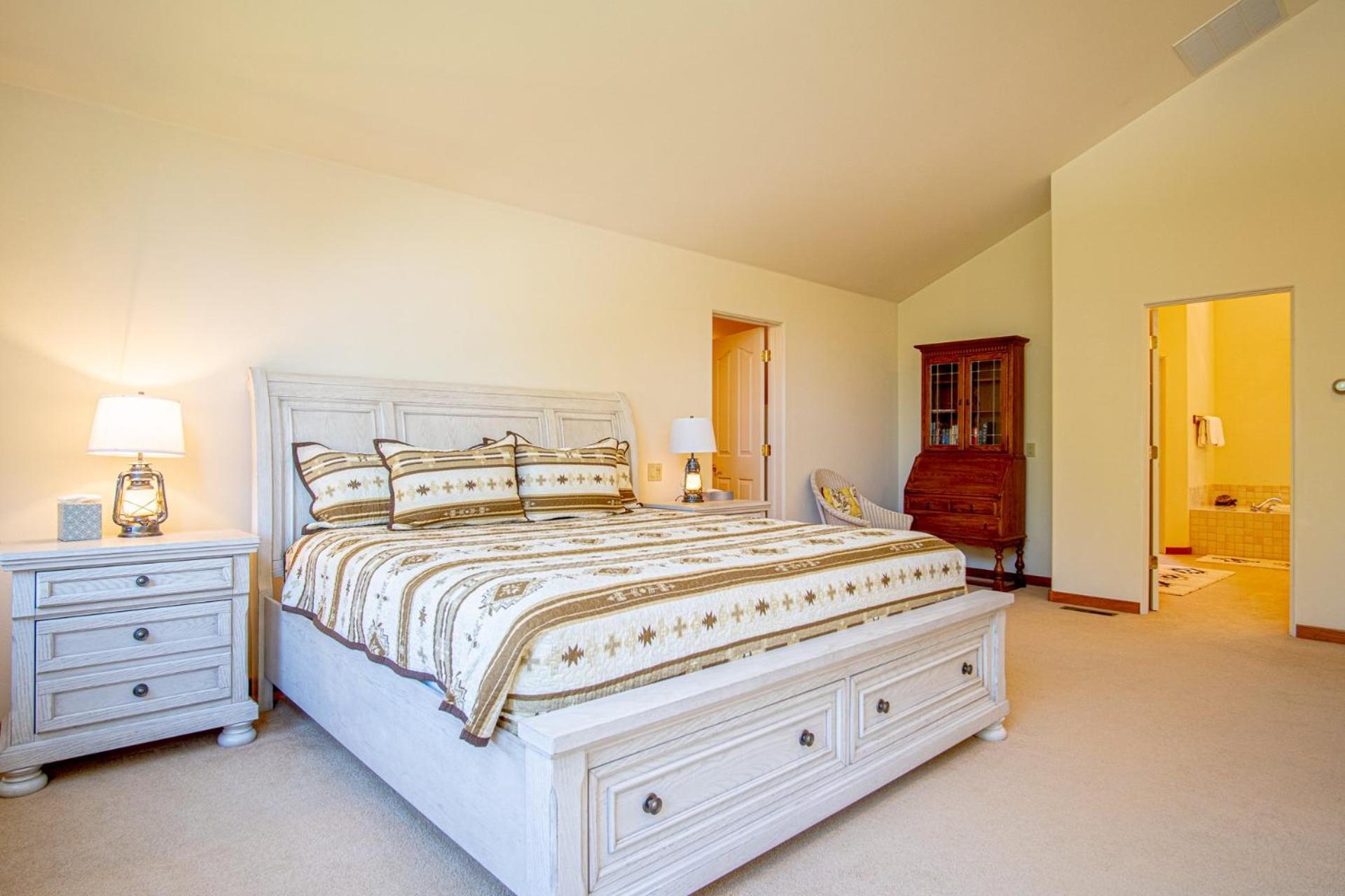 Sunflower Lane - 4BD Sun Valley Retreat + Resort Amenities