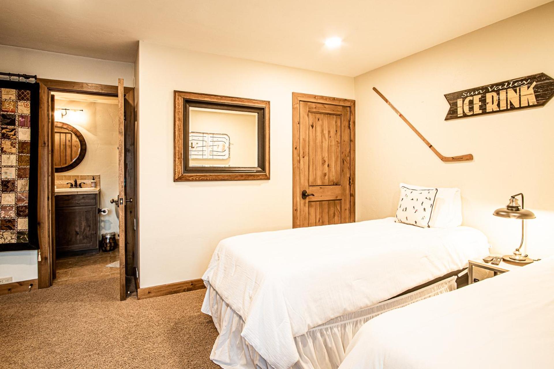 SV154 - Walk to Lifts & Town - Hot Tub & Pool