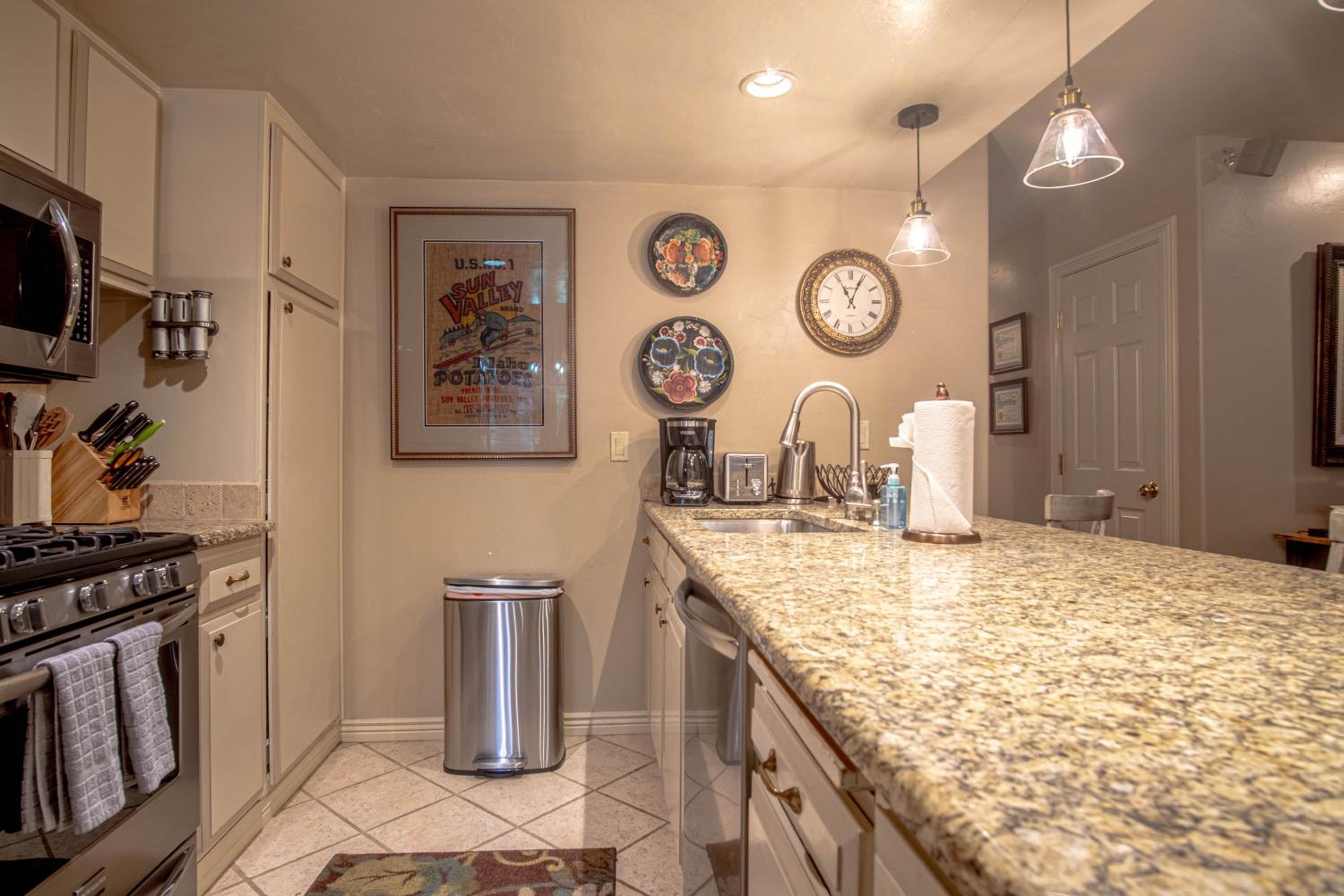 SV155 - Walk to Lifts & Town - Hot Tub & Pool
