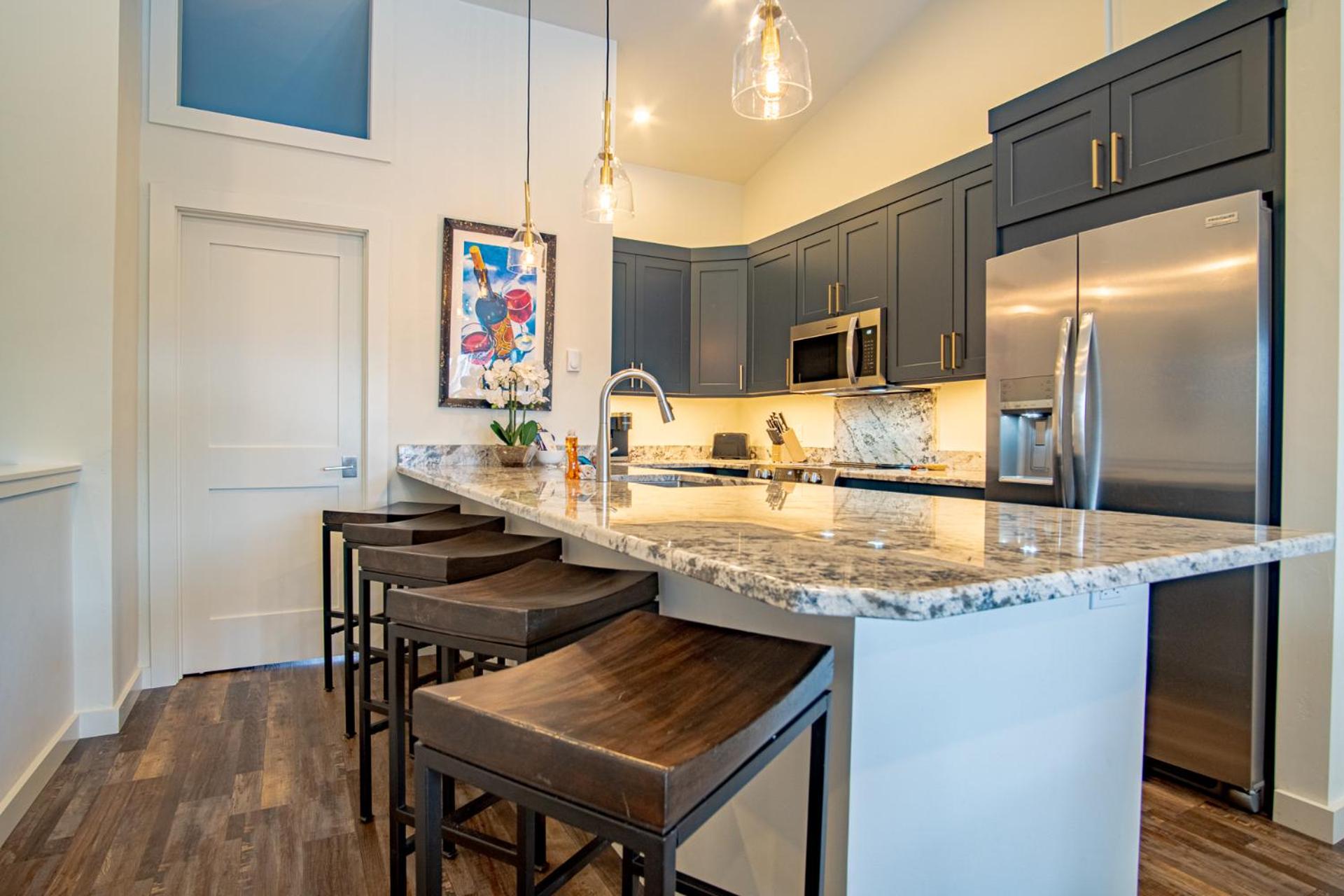 Warm Springs Retreat - Prime Location near Downtown & Ski Lifts