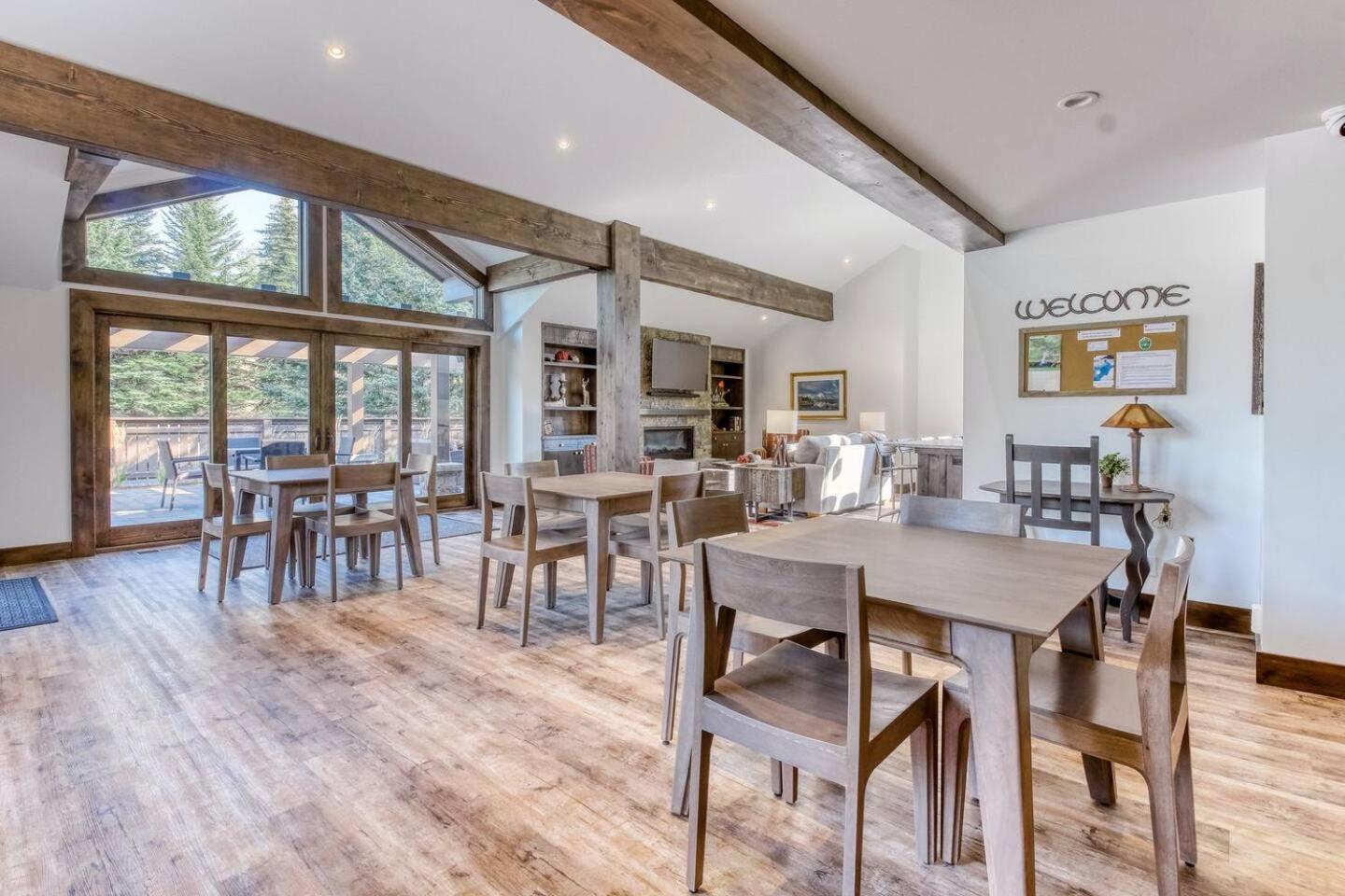 Snow Creek 1557 - Pool & Hot Tub + Ski-in/Ski-out