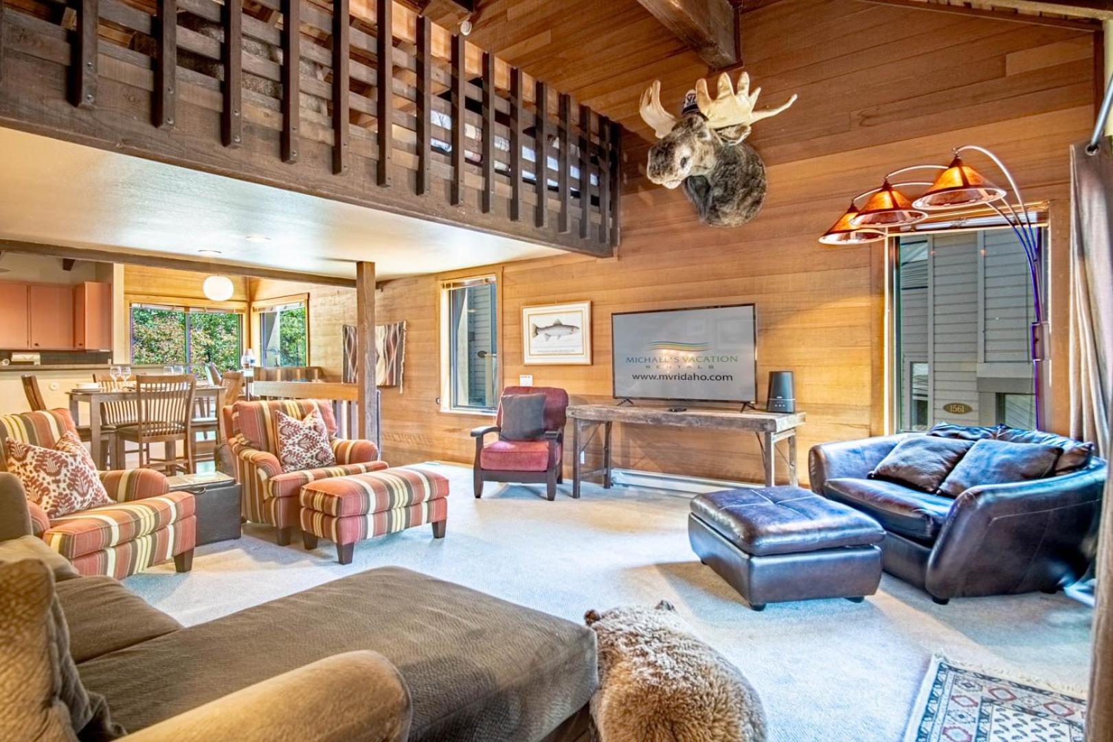 Snow Creek 1557 - Pool & Hot Tub + Ski-in/Ski-out