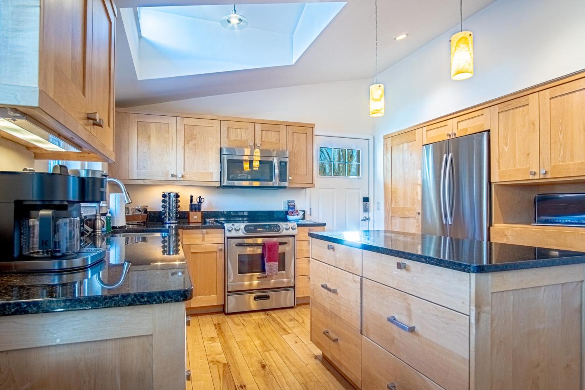 2BD Ranch Condo - Walk to FREE Elkhorn Resort Amenities