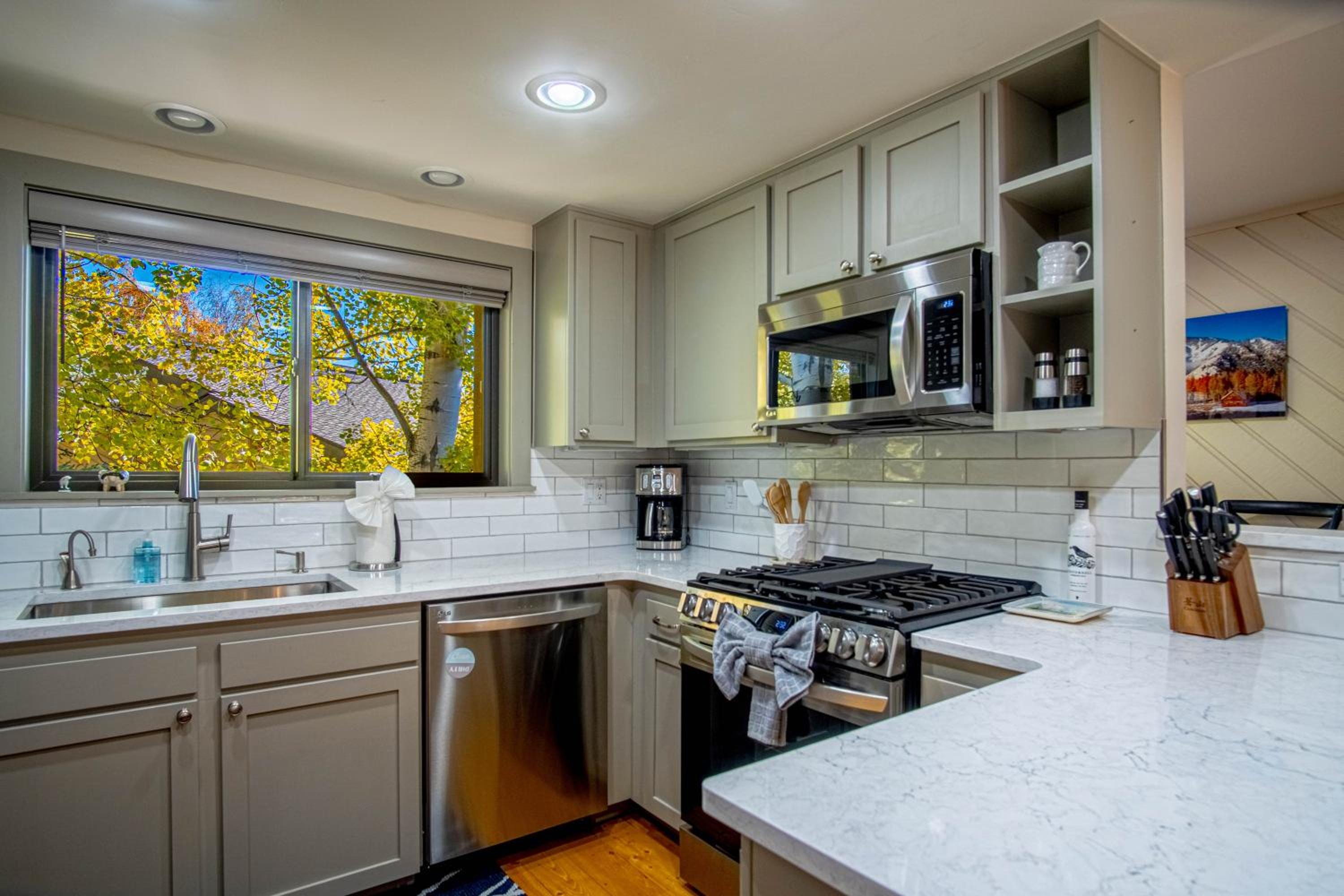 Ridge Condo - Luxury Condo with Resort Amenities