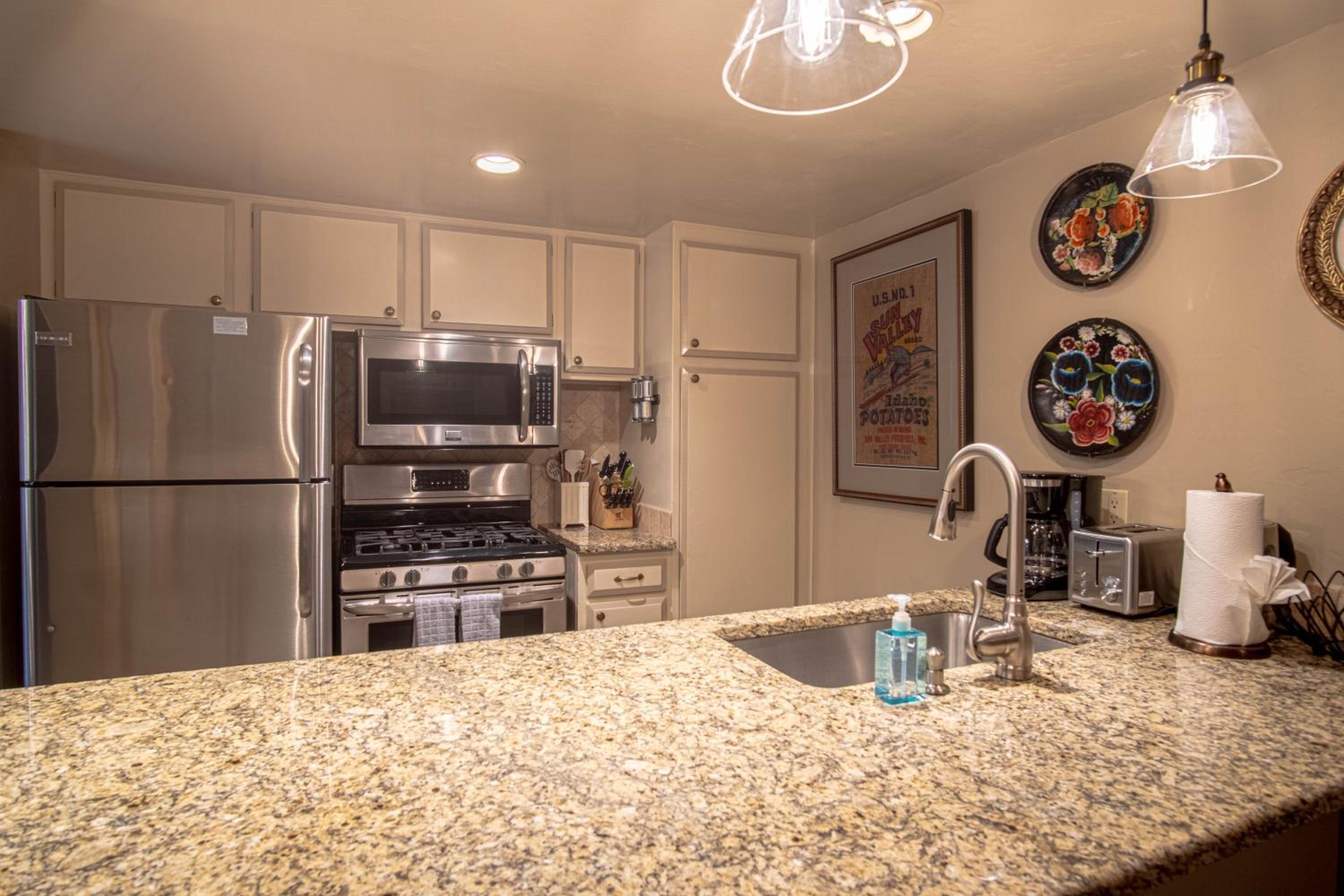 SV155 - Walk to Lifts & Town - Hot Tub & Pool