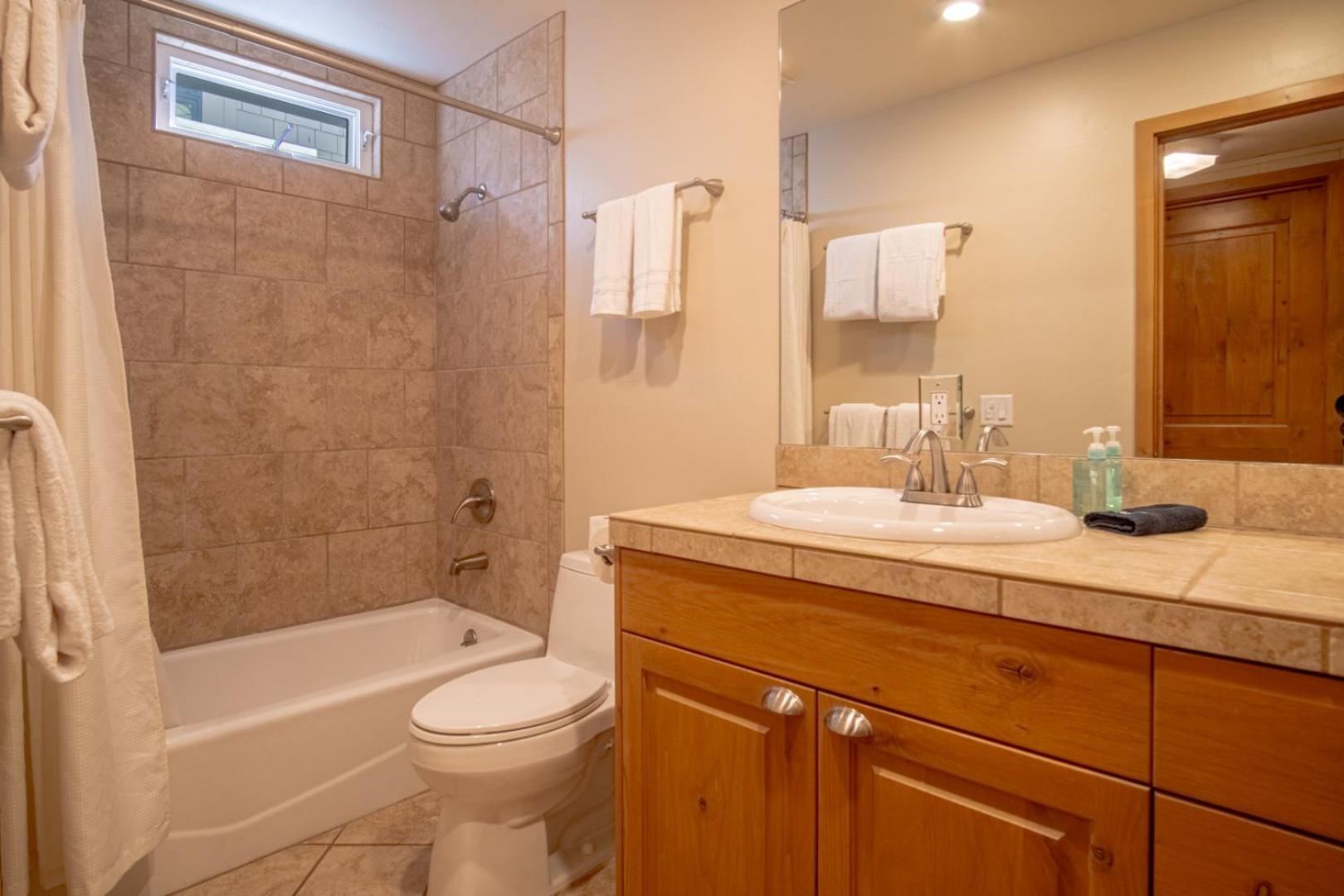SV112 - Walk to Lifts & Town - Hot Tub & Pool