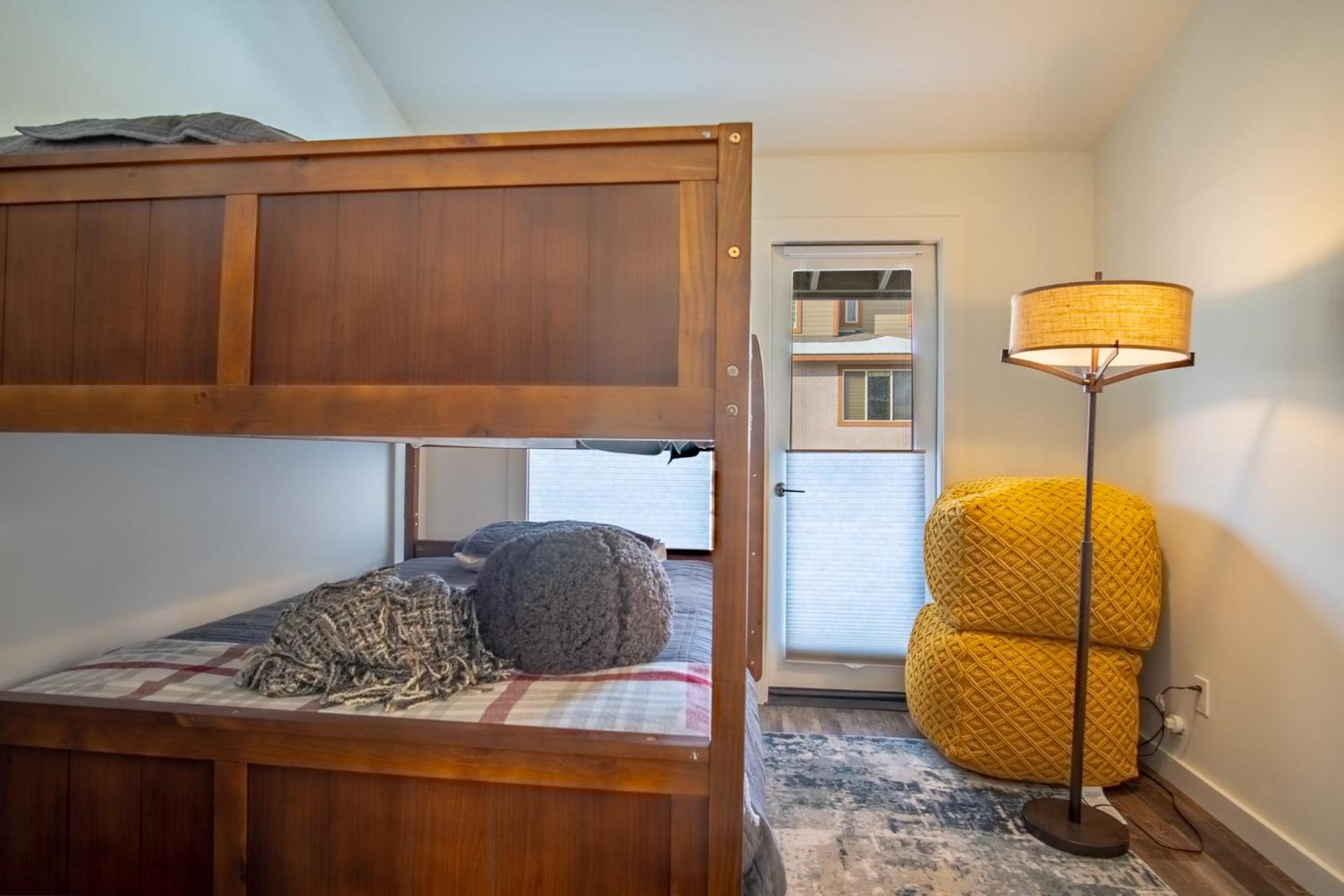 Warm Springs Retreat - Prime Location near Downtown & Ski Lifts