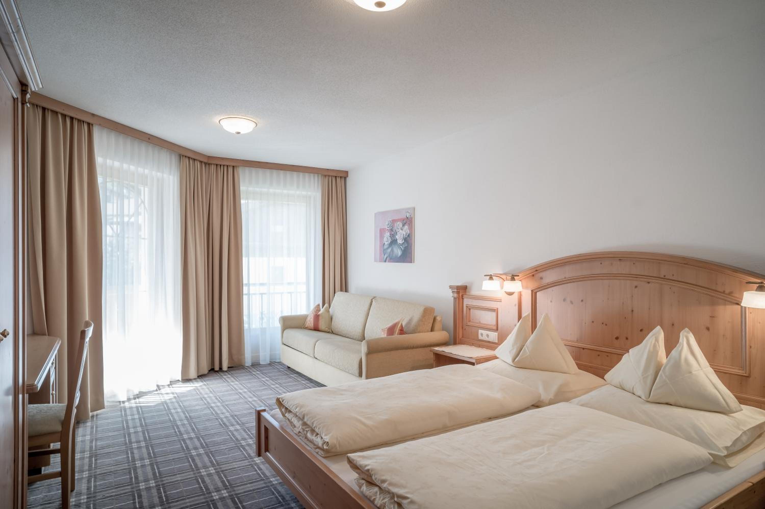 Alpenresidenz Zimmer & Aparts view 4