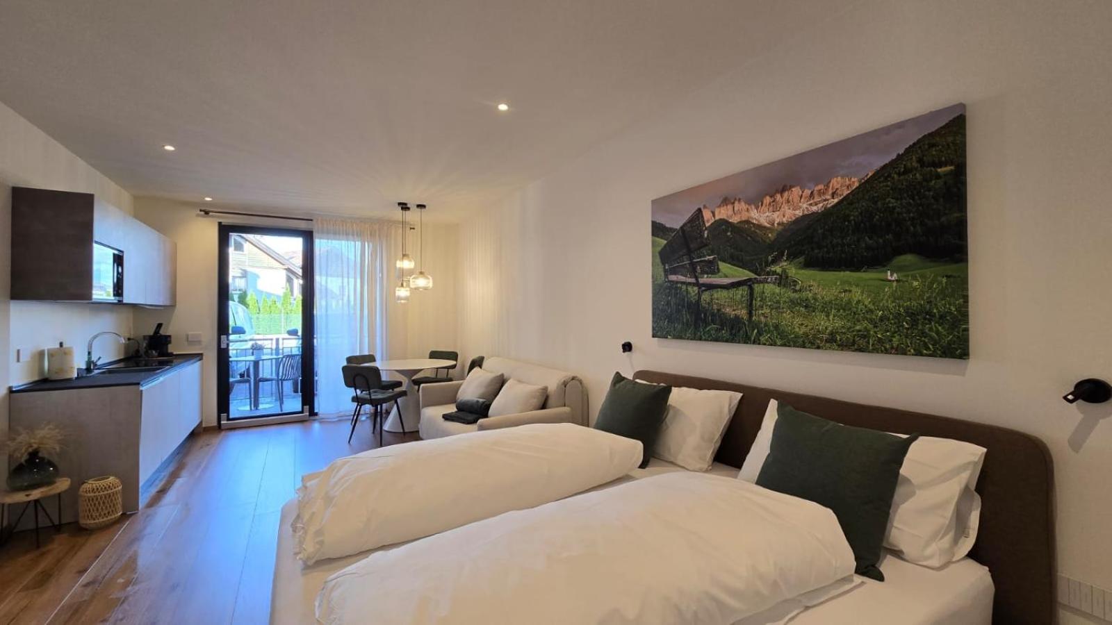 ecHo Apartments & SPA