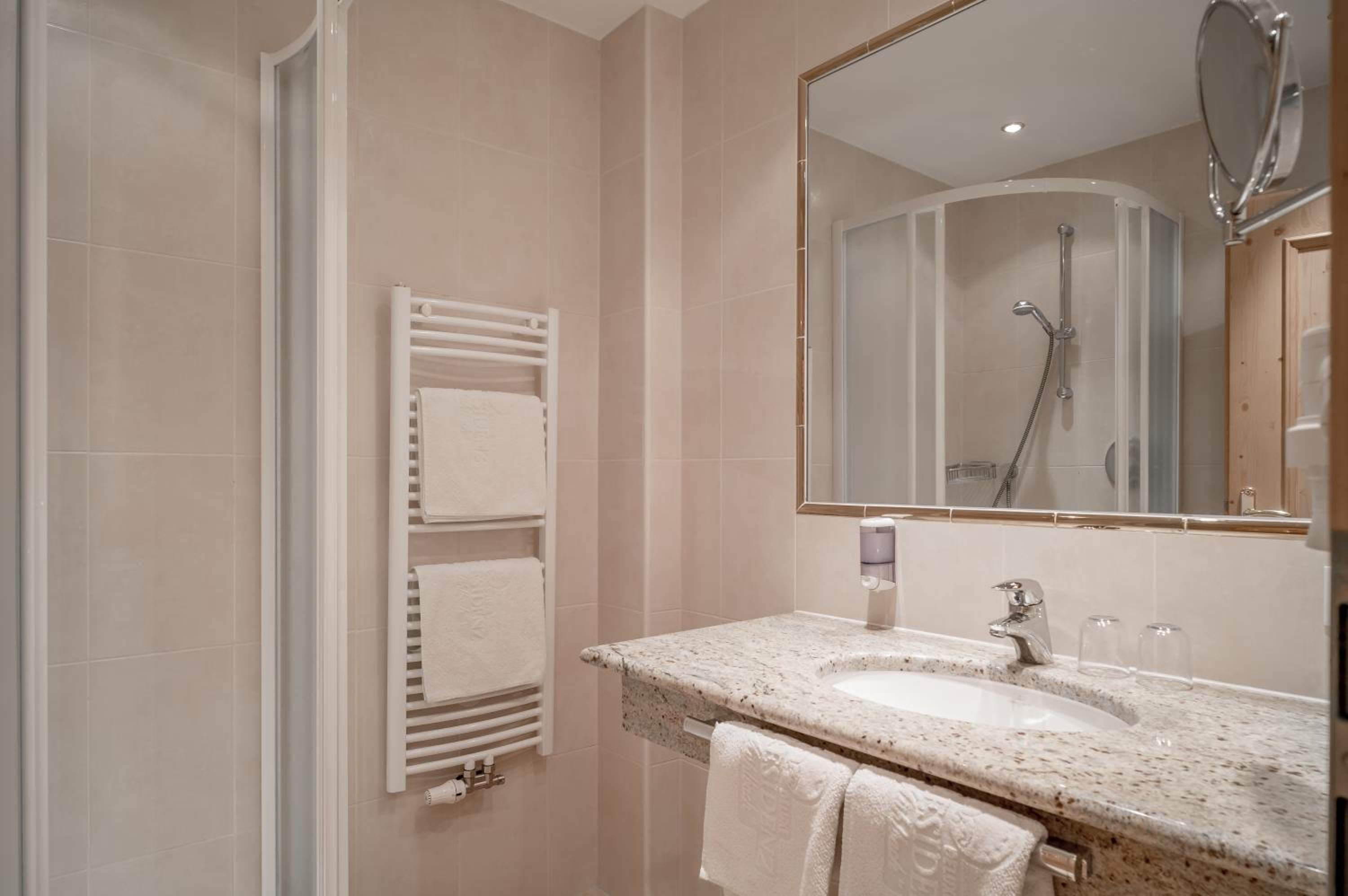 Alpenresidenz Zimmer & Aparts view 5