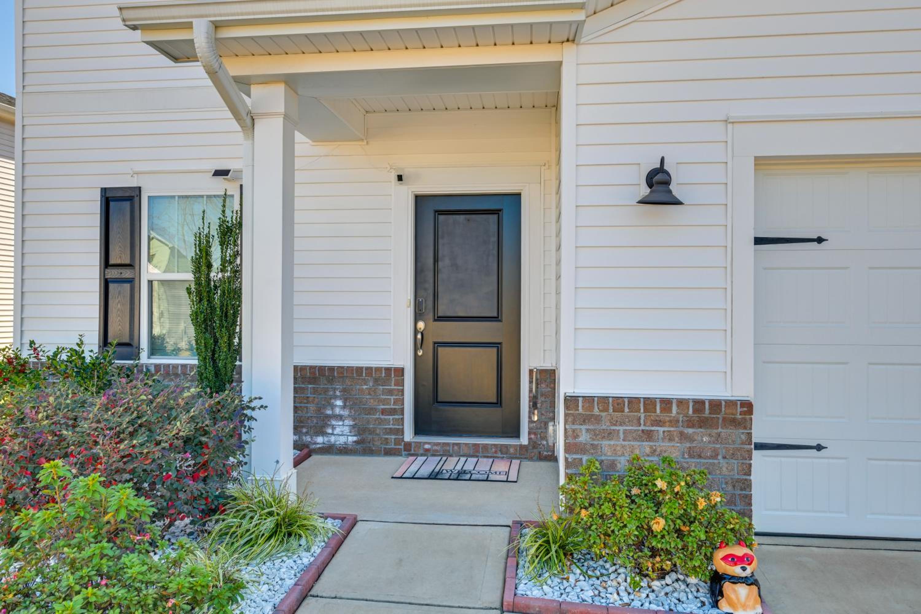 Pool Access and Patio Quiet Home Near Lake Norman