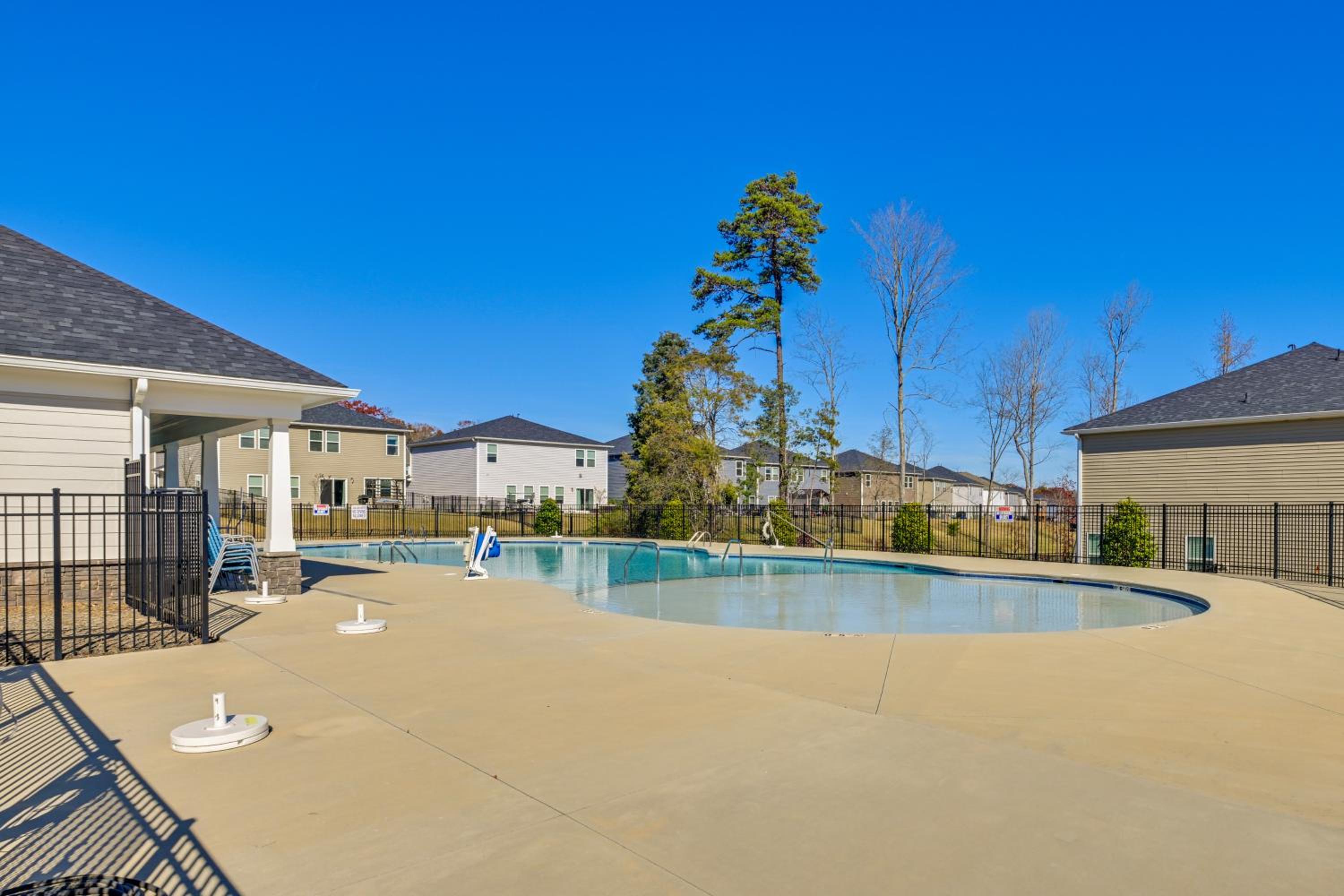 Pool Access and Patio Quiet Home Near Lake Norman