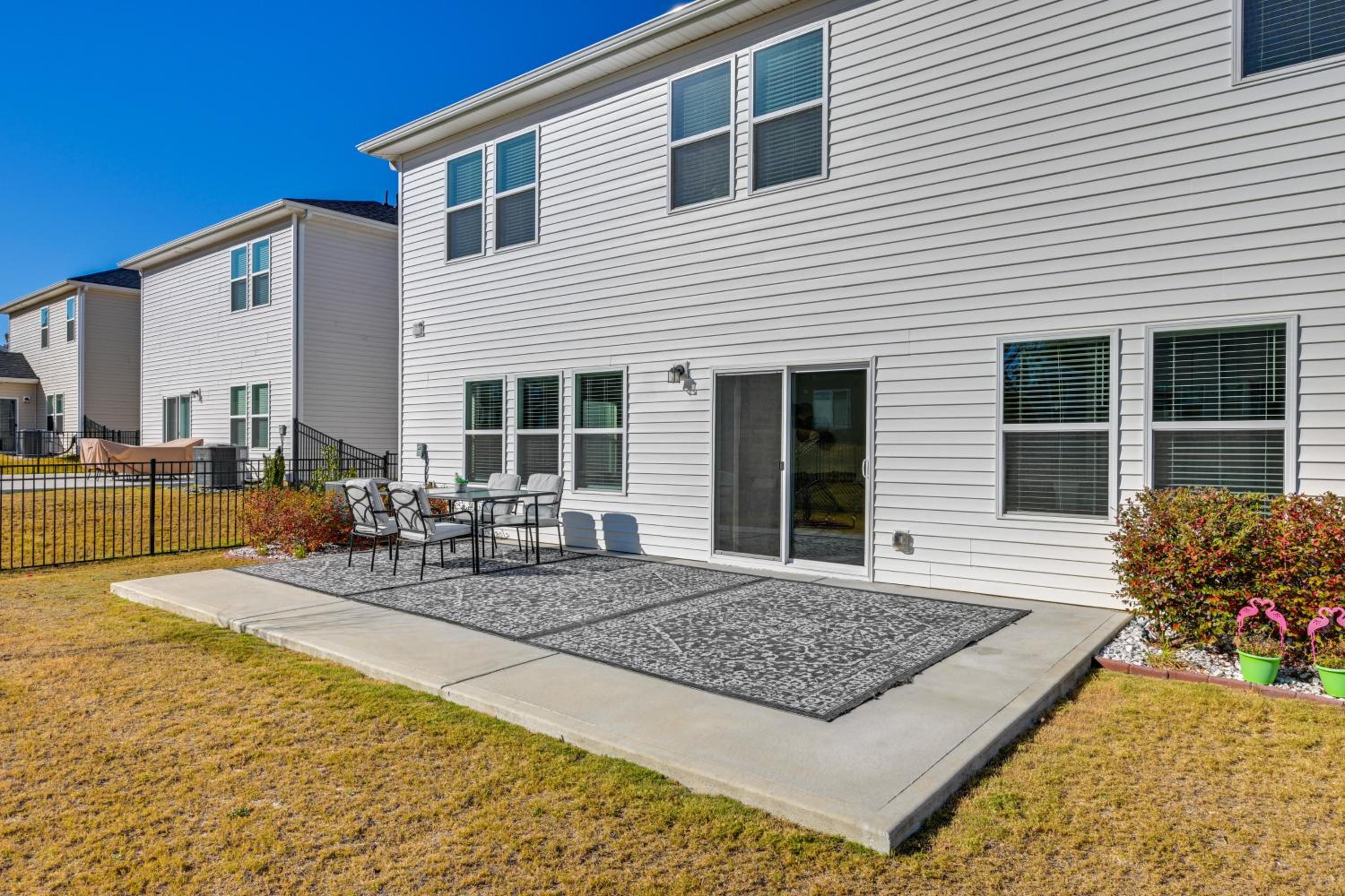 Pool Access and Patio Quiet Home Near Lake Norman
