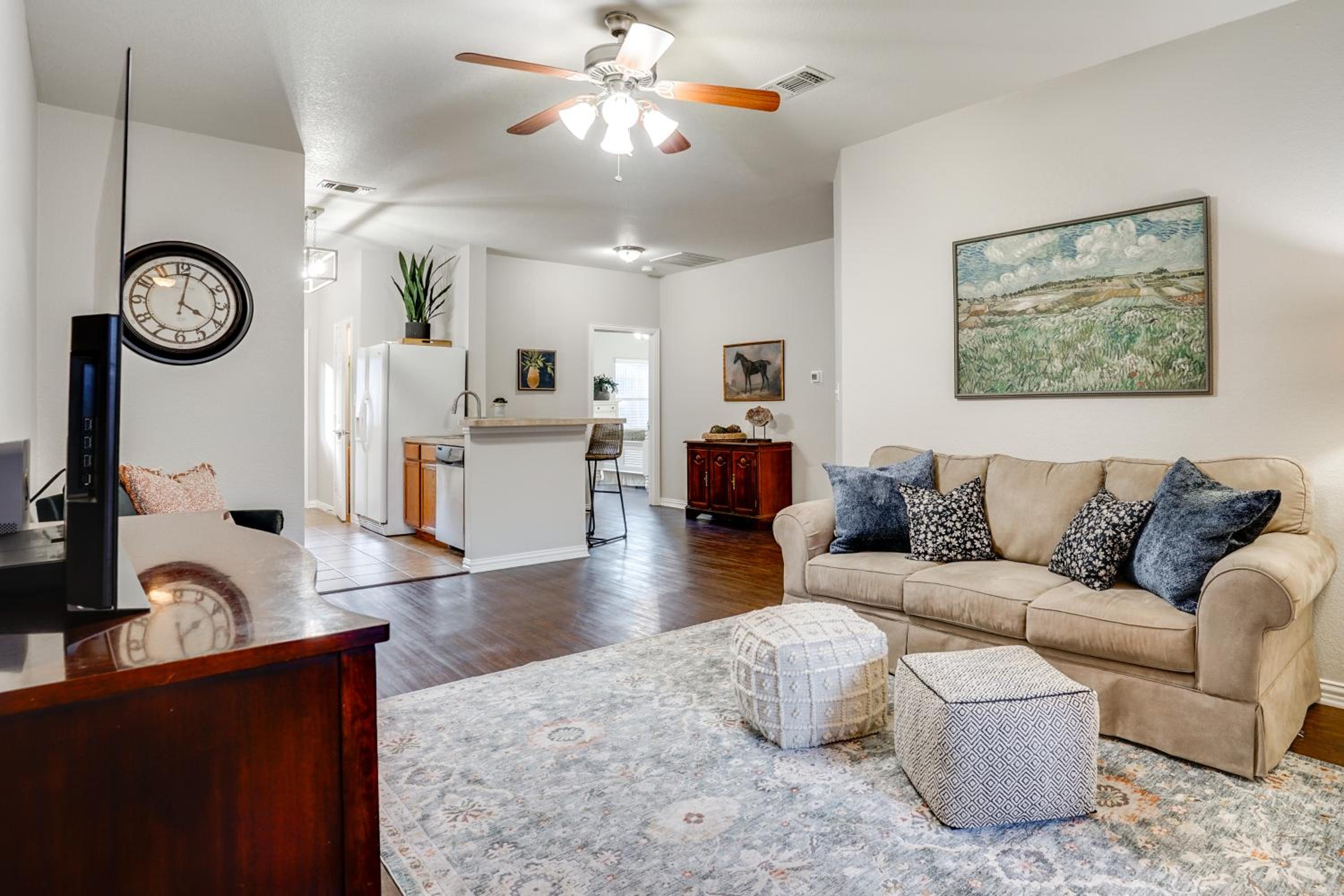 1 Mi to Historic Dtwn Weatherford Home with Yard