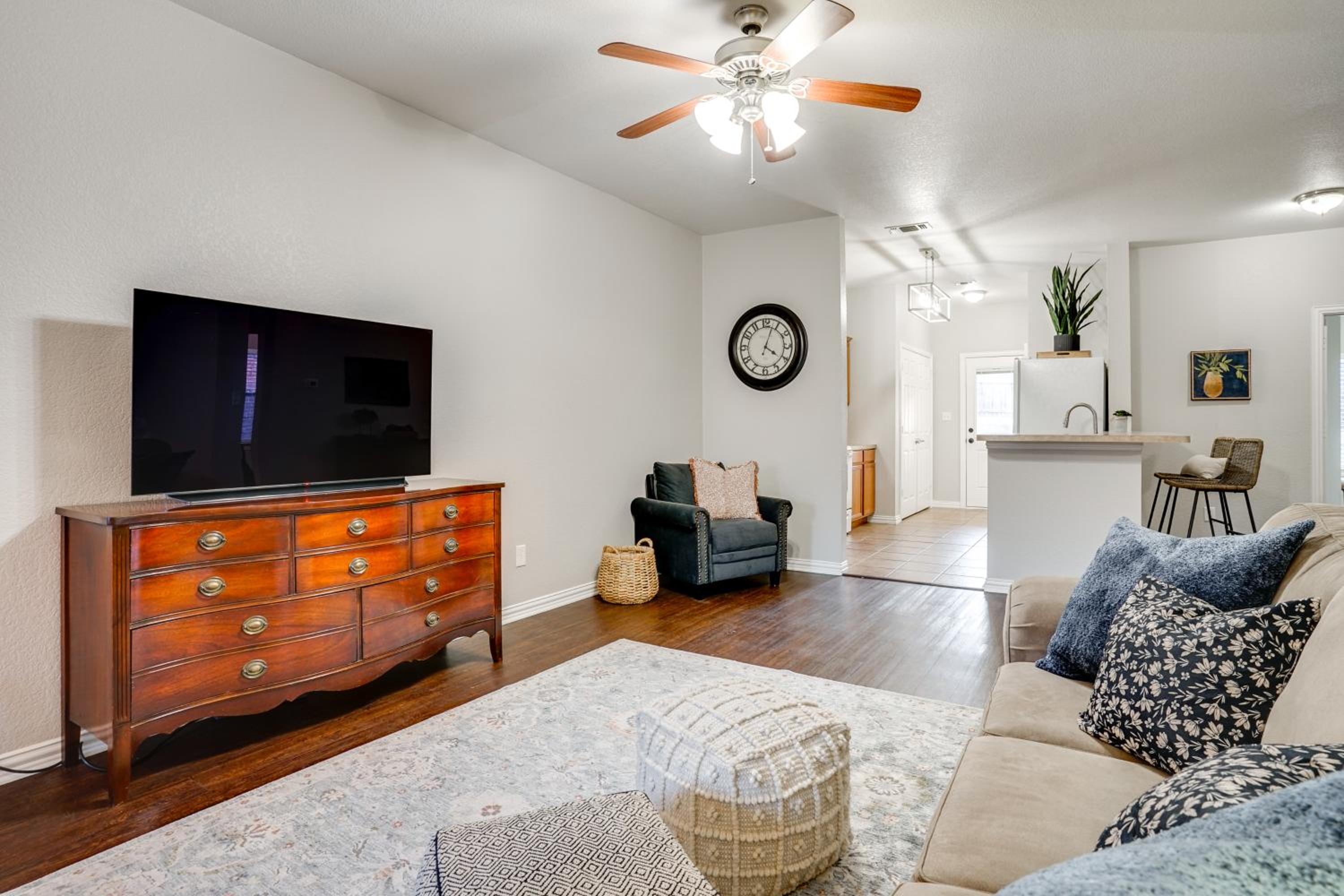 1 Mi to Historic Dtwn Weatherford Home with Yard