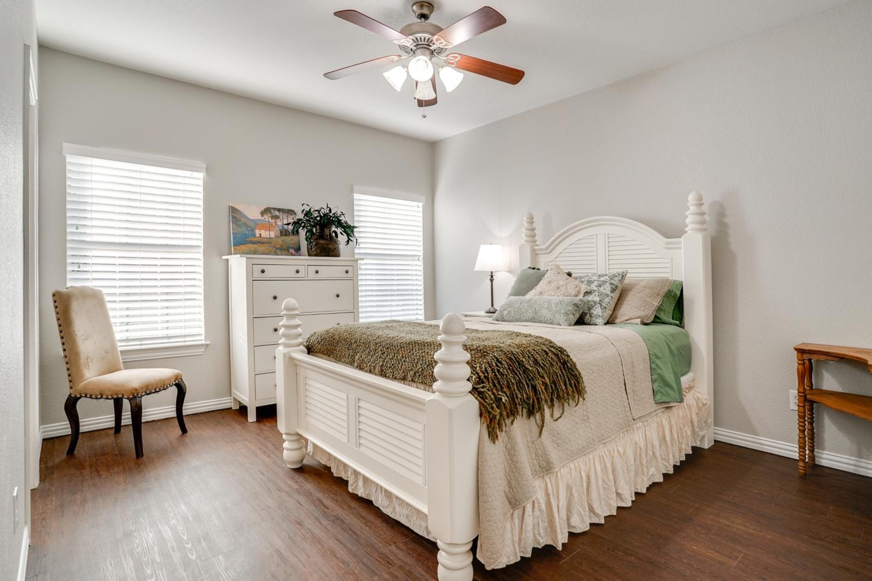 1 Mi to Historic Dtwn Weatherford Home with Yard
