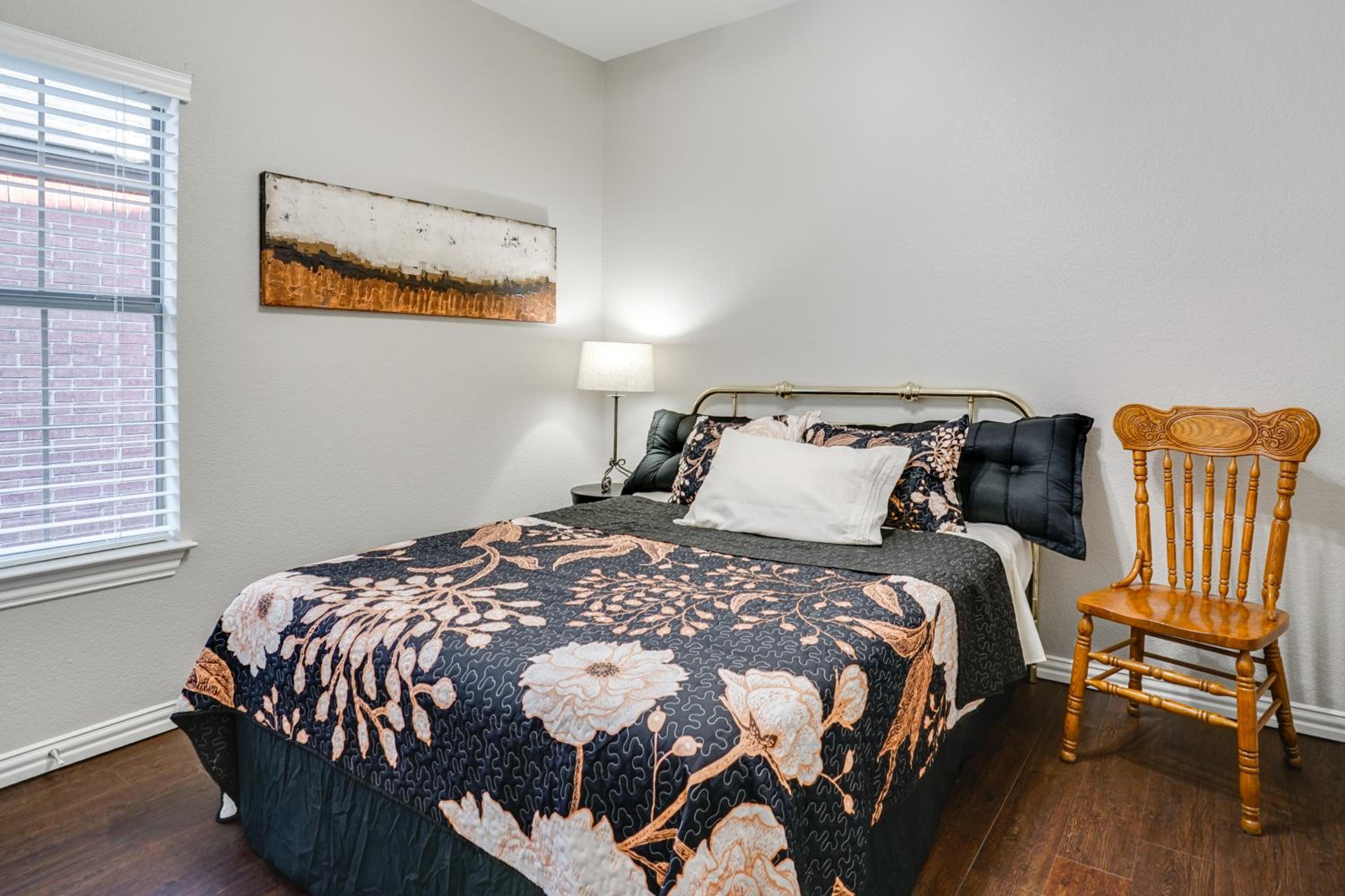 1 Mi to Historic Dtwn Weatherford Home with Yard