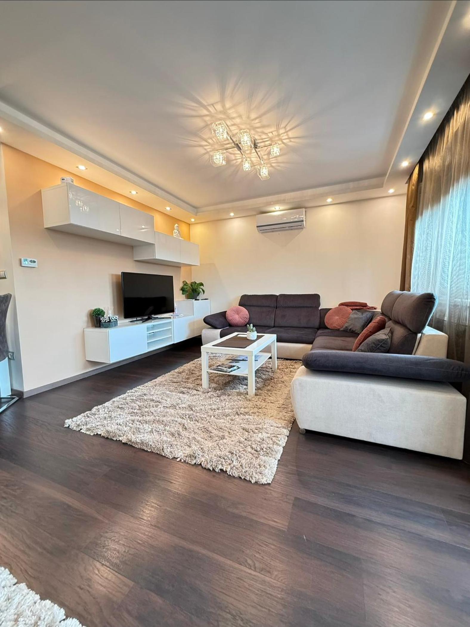 Local-Lux Premium Apartment- 2 Bedrooms Balcony -2 Private Parking