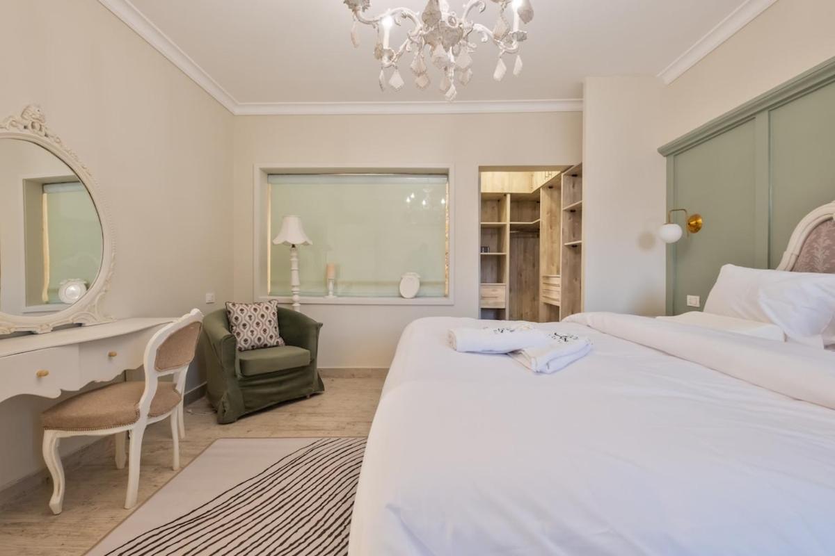 Rehab Luxury khan with garden oasis