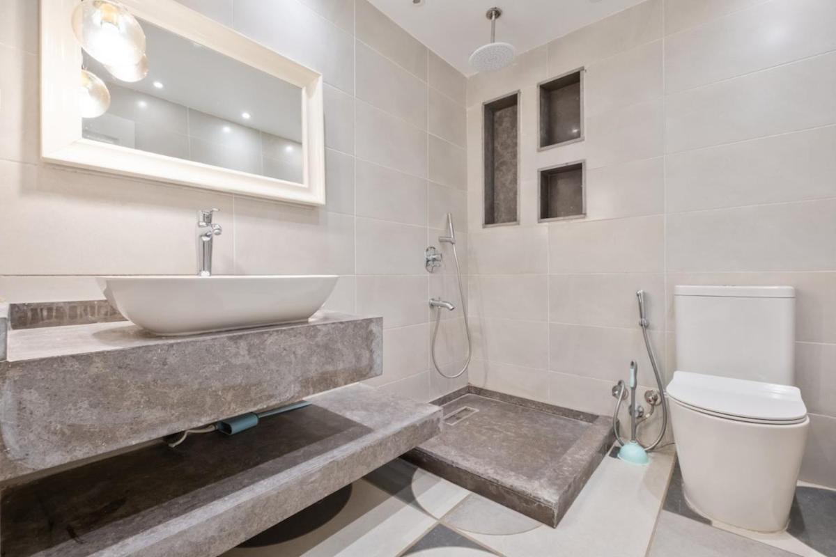Rehab Luxury khan with garden oasis