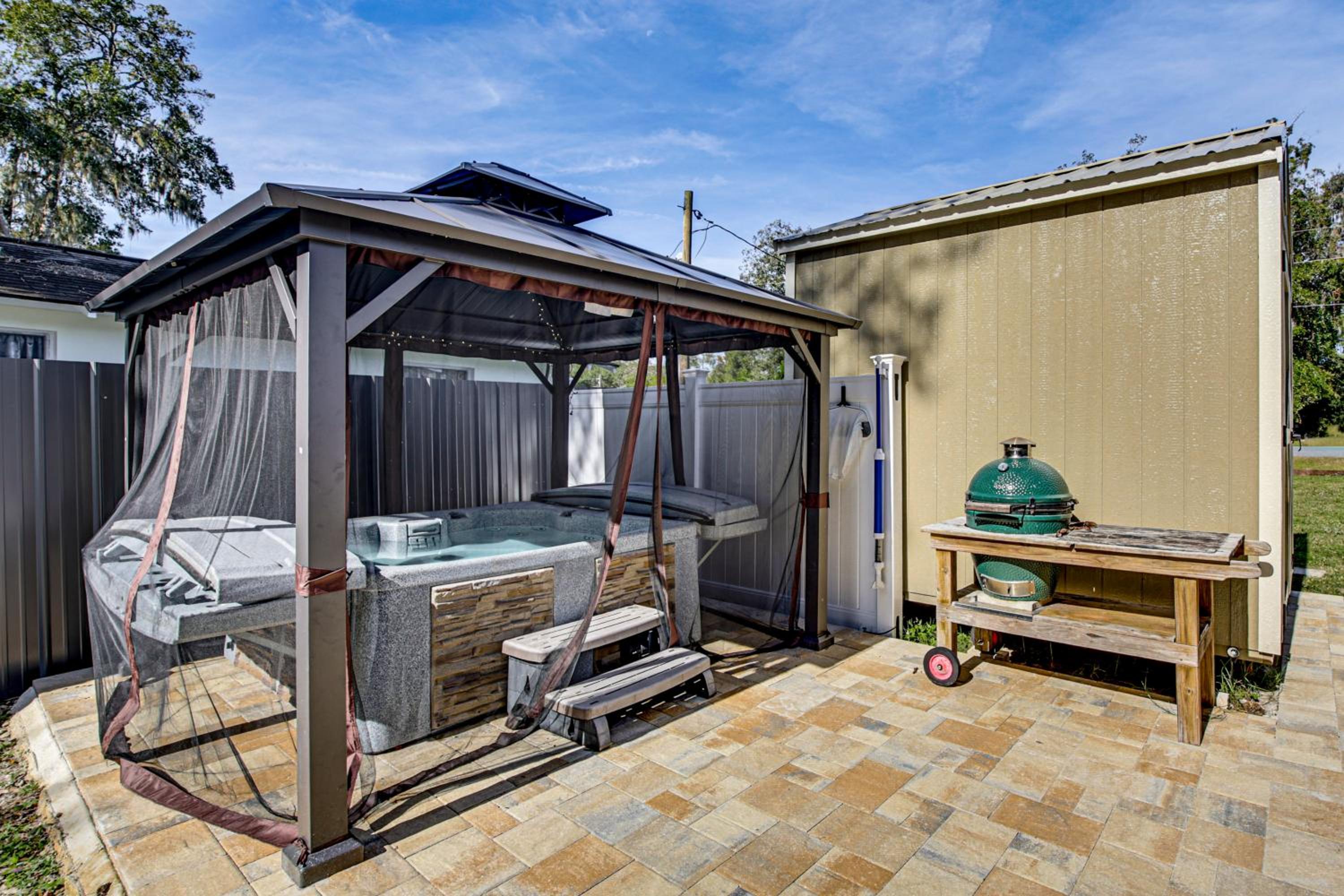 Riverfront Floral City Stay with Dock and Hot Tub!