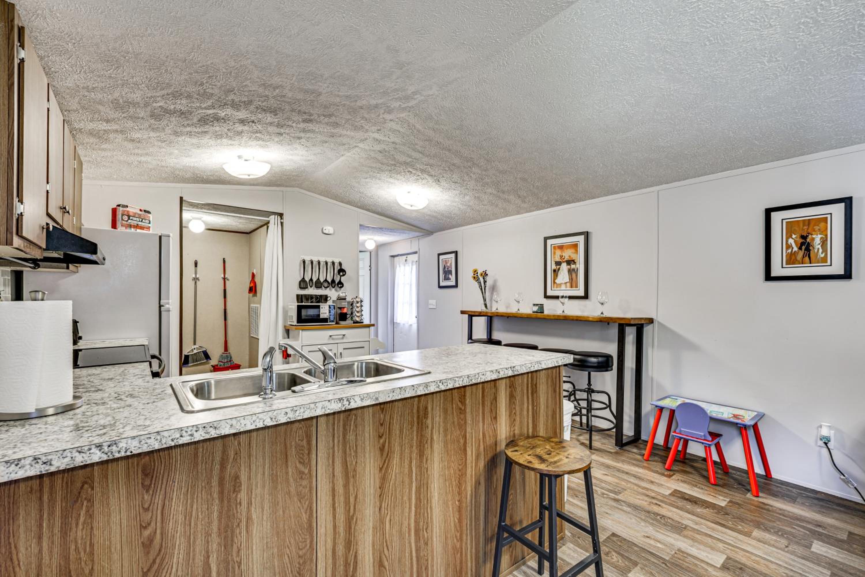 Riverfront Floral City Stay with Dock and Hot Tub!