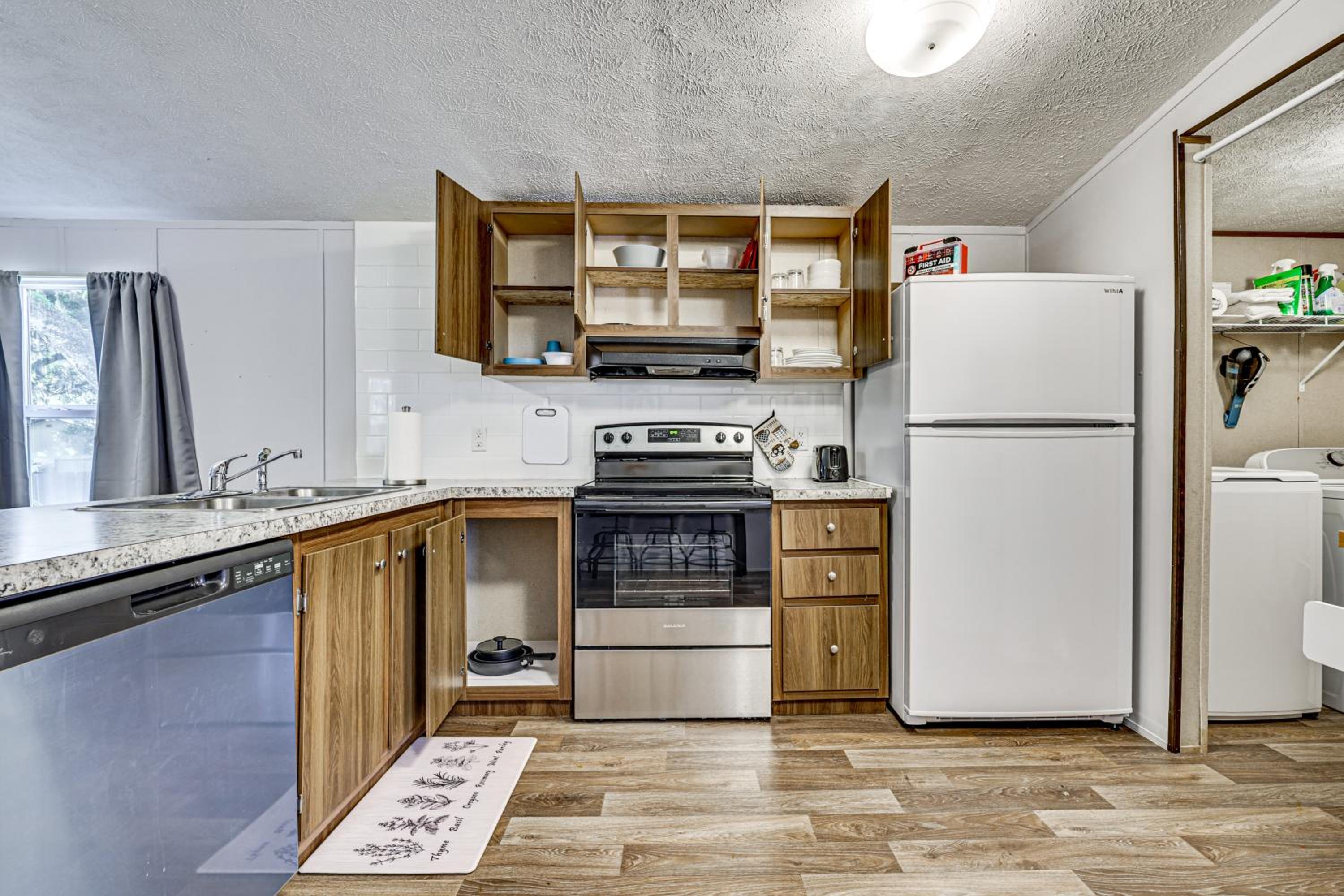 Riverfront Floral City Stay with Dock and Hot Tub!