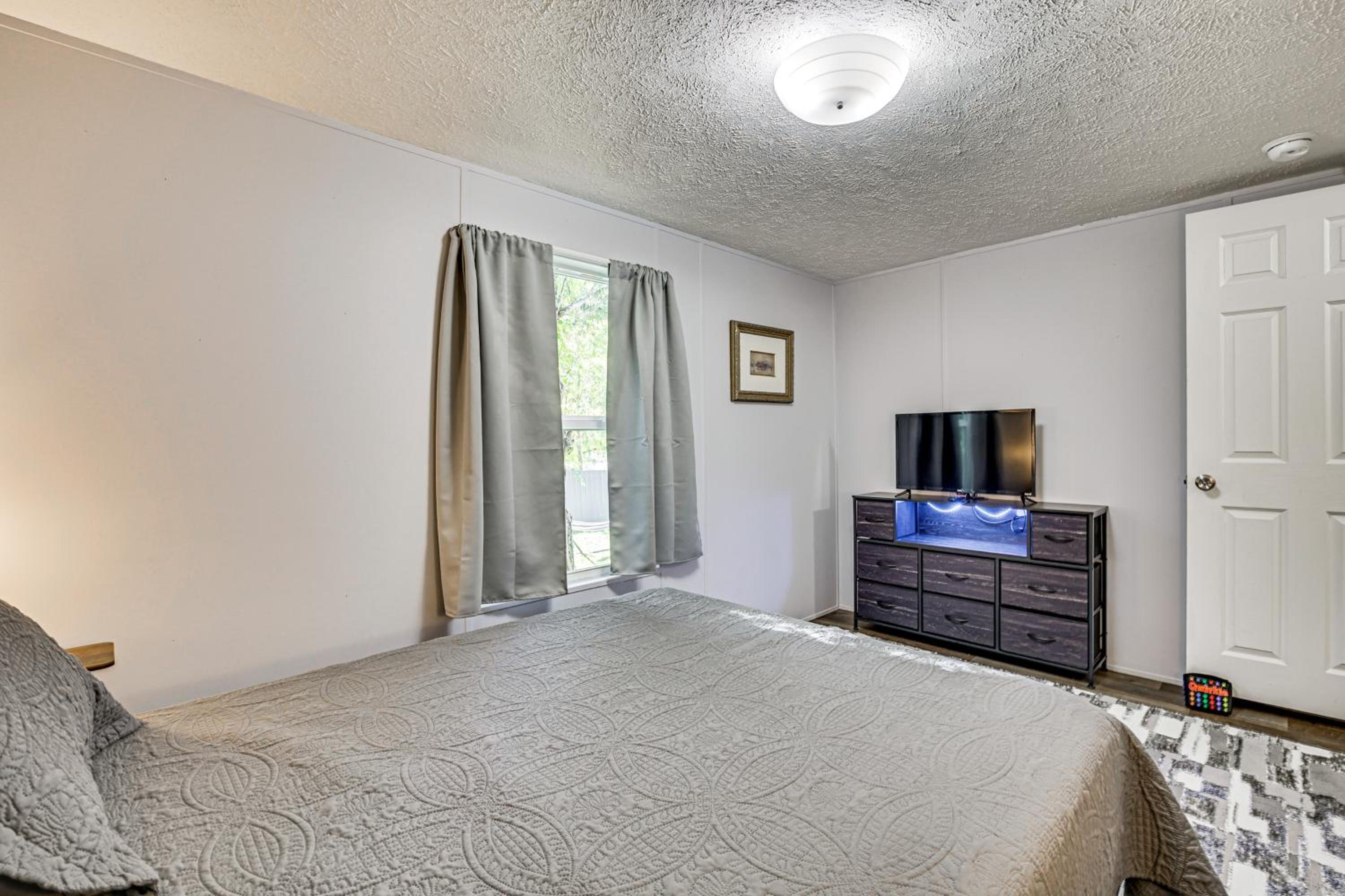 Riverfront Floral City Stay with Dock and Hot Tub!