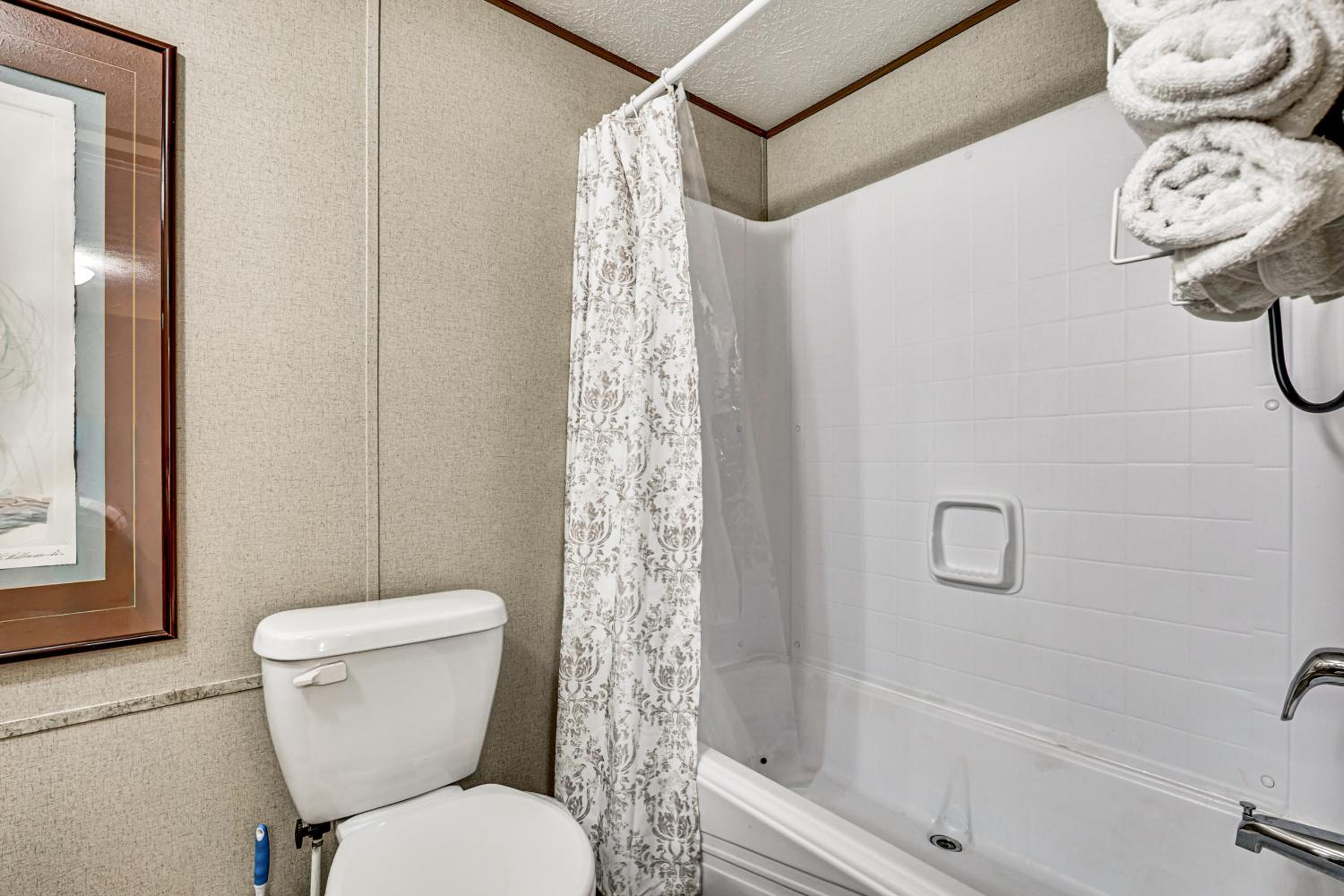 Riverfront Floral City Stay with Dock and Hot Tub!
