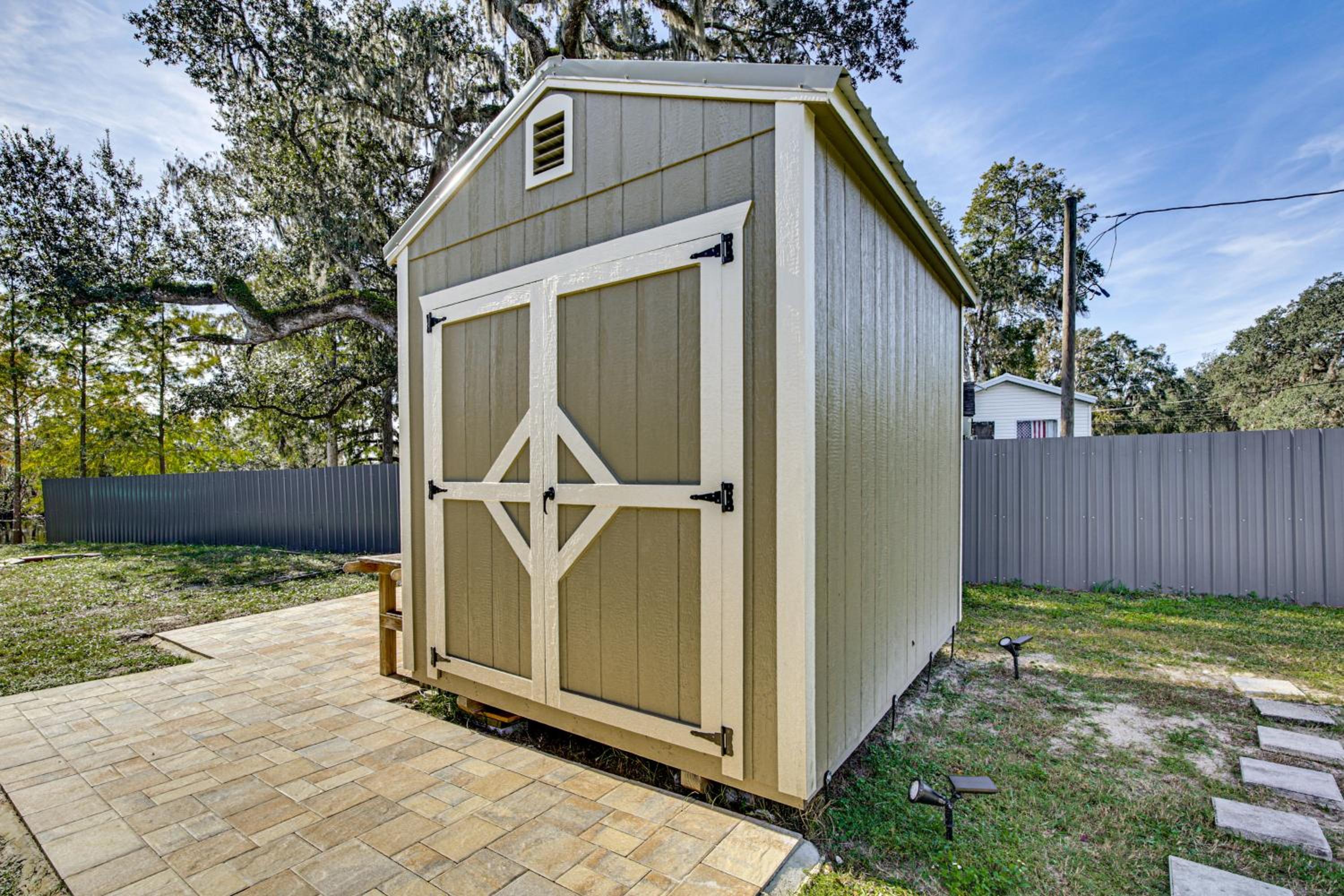 Riverfront Floral City Stay with Dock and Hot Tub!
