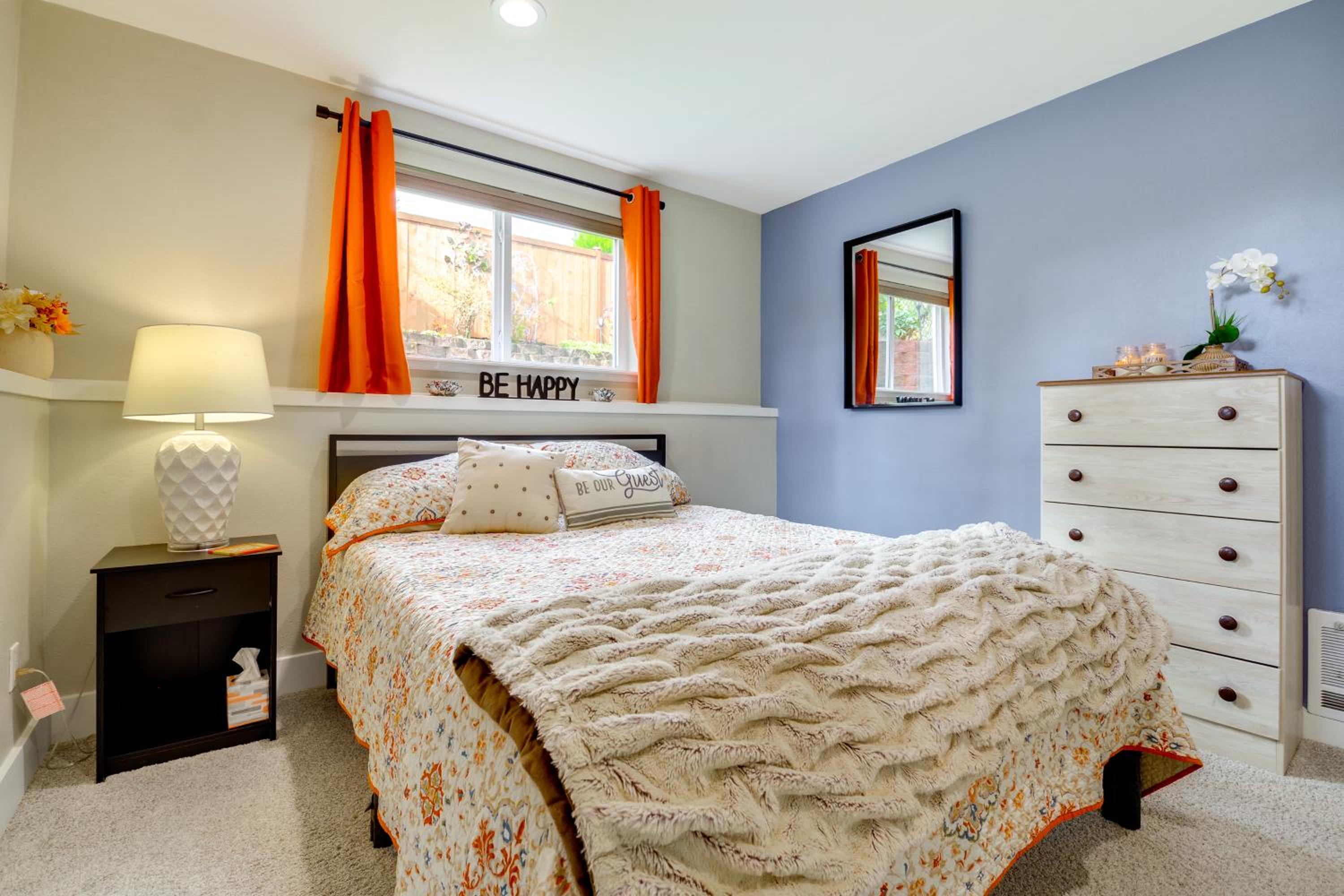 The Salty Hawk Hideaway - Chic Everett ADU