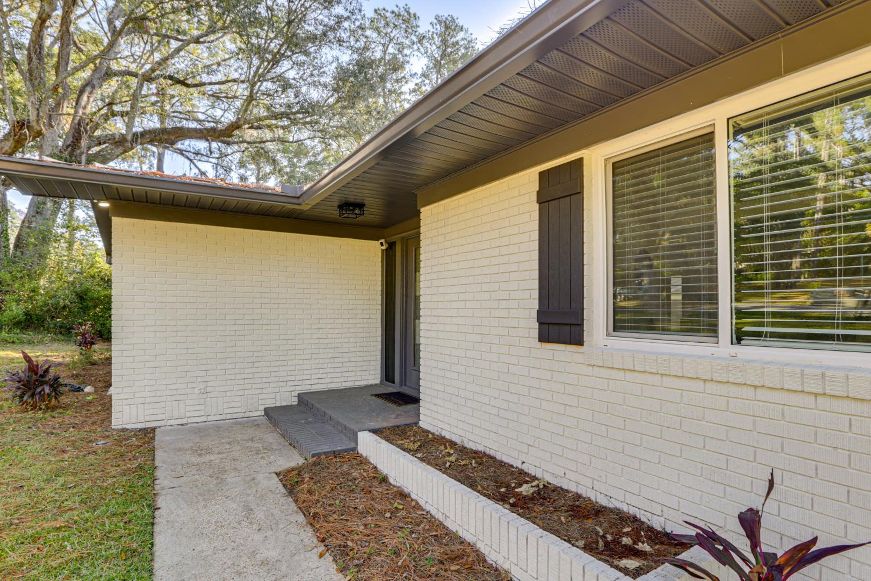 2 Mi to FSU! Group-Friendly Tallahassee Getaway