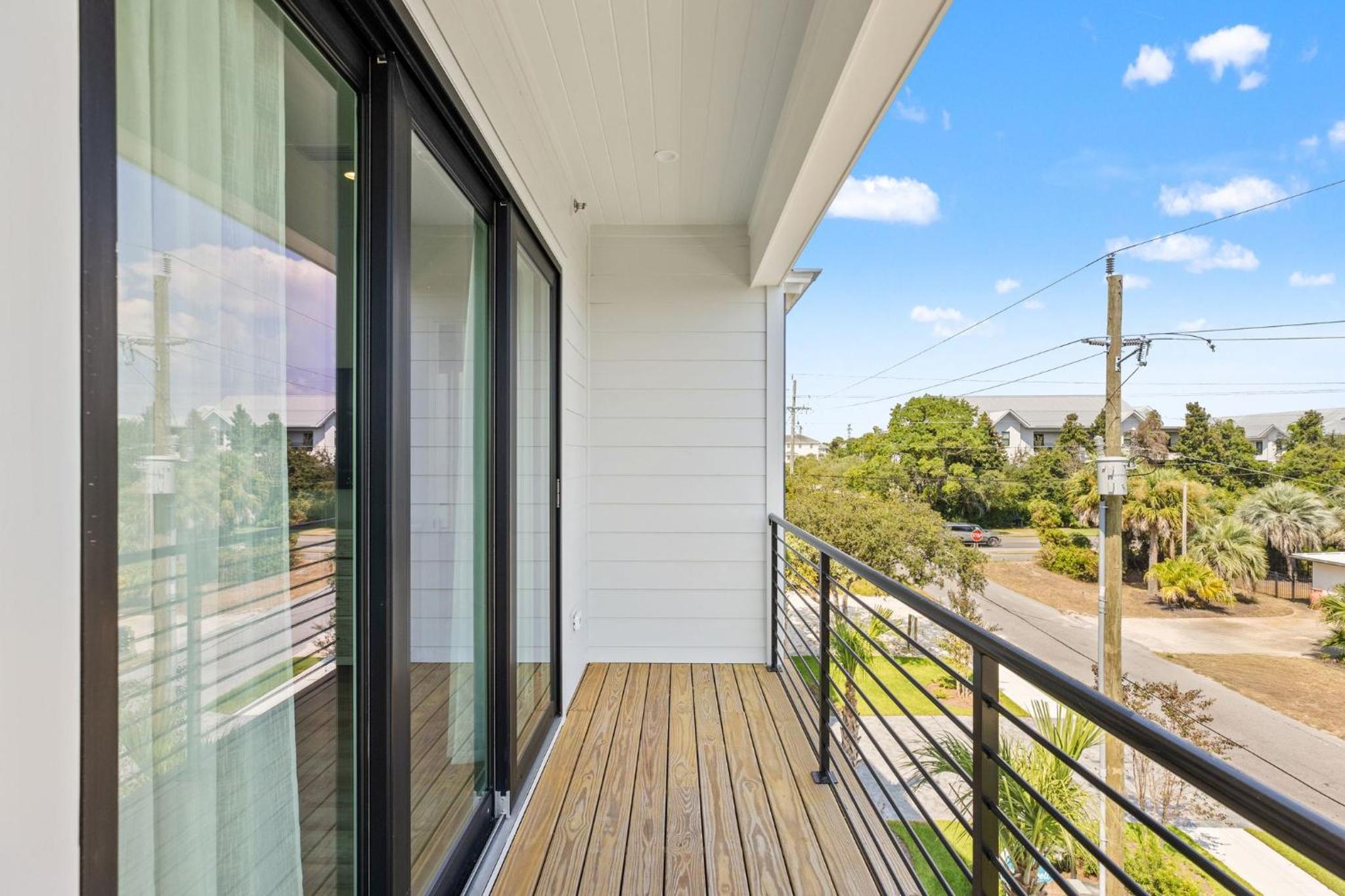 BRAND NEW Coastal Modern Beach Retreat w/ Private Pool, 1 Minute to the Beach