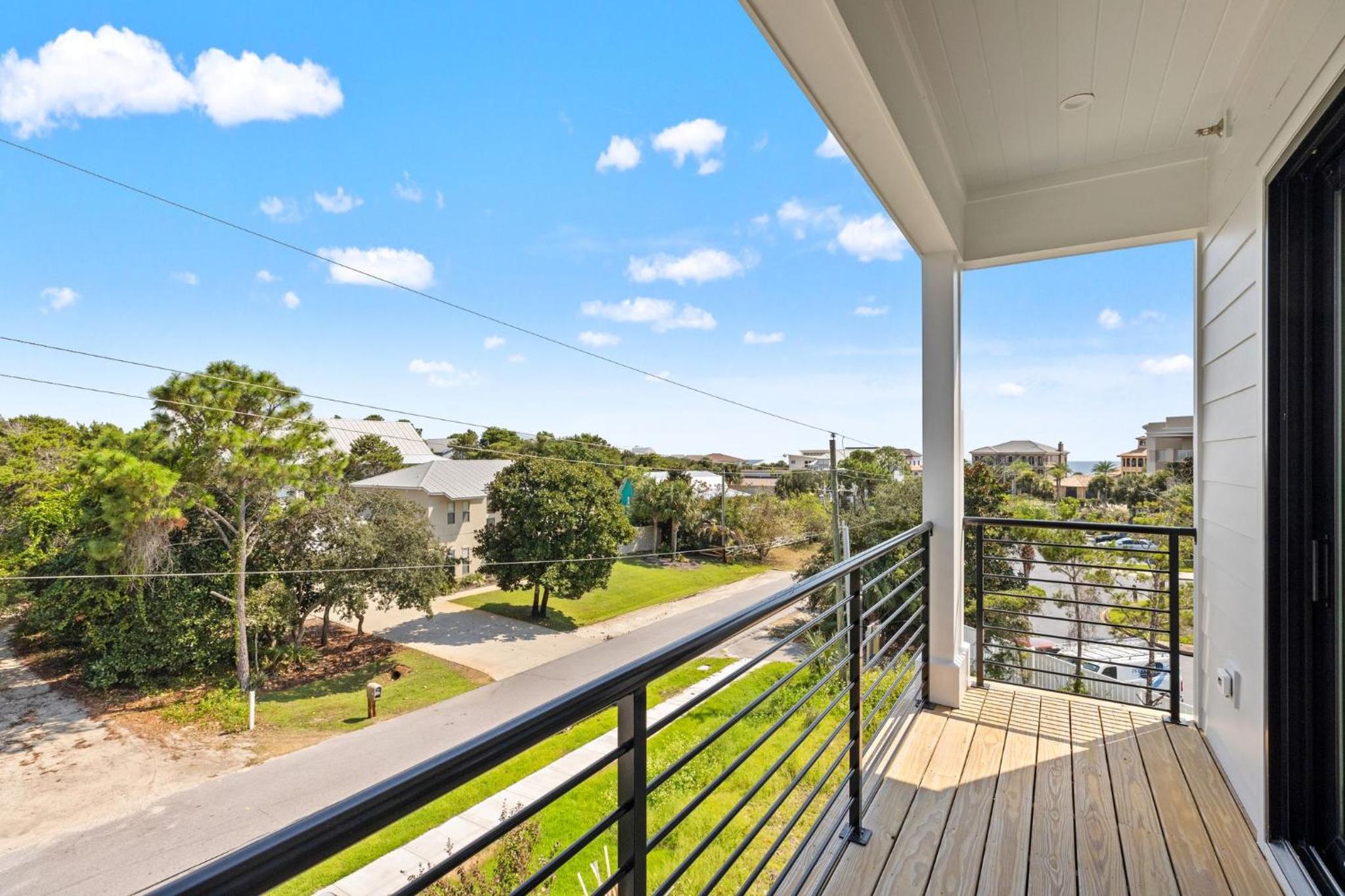 BRAND NEW Coastal Modern Beach Retreat w/ Private Pool, 1 Minute to the Beach