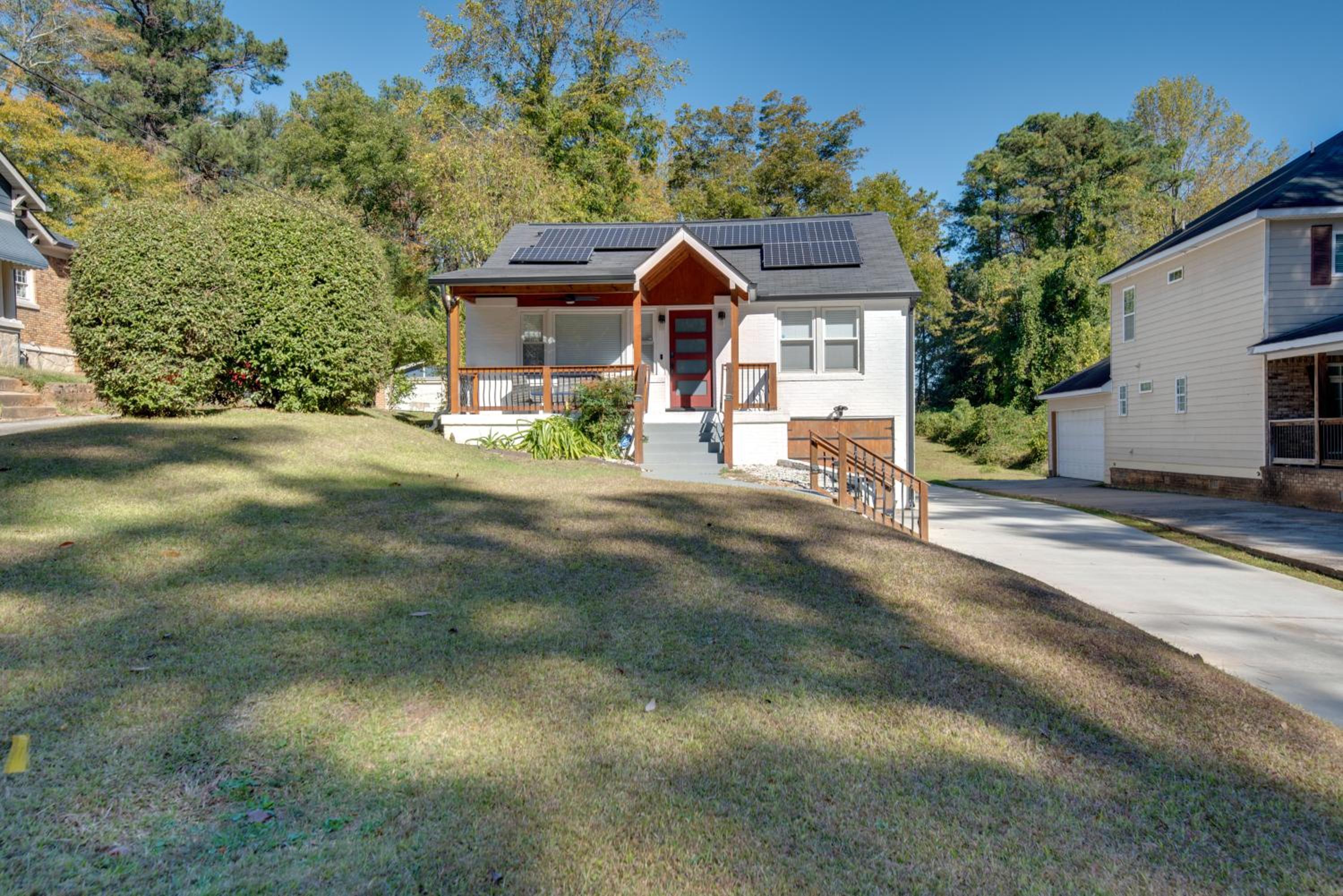4 Mi to World Cup! Cutest Venetian Hills Cottage