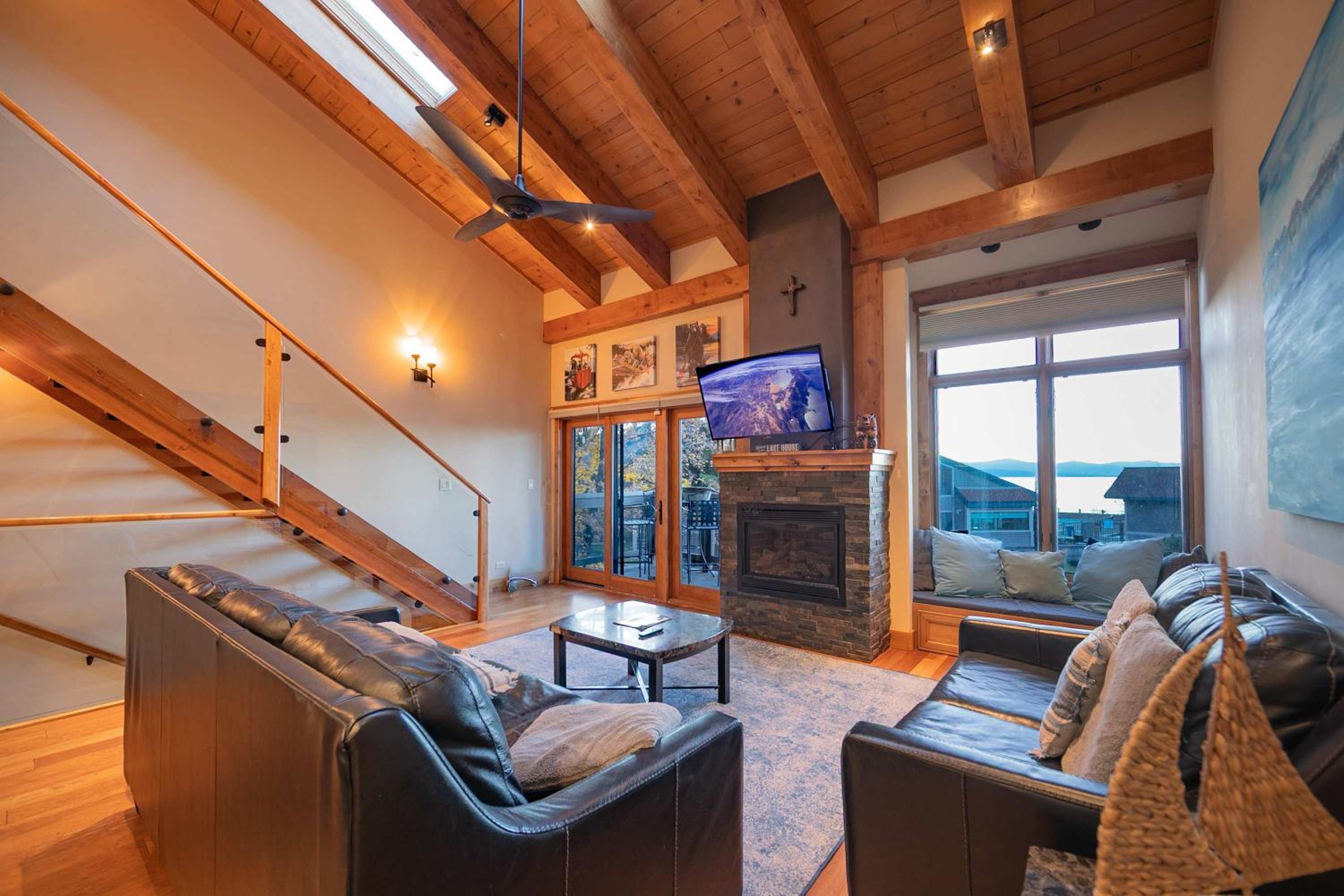 Aspen Edge Lakefront and Loft