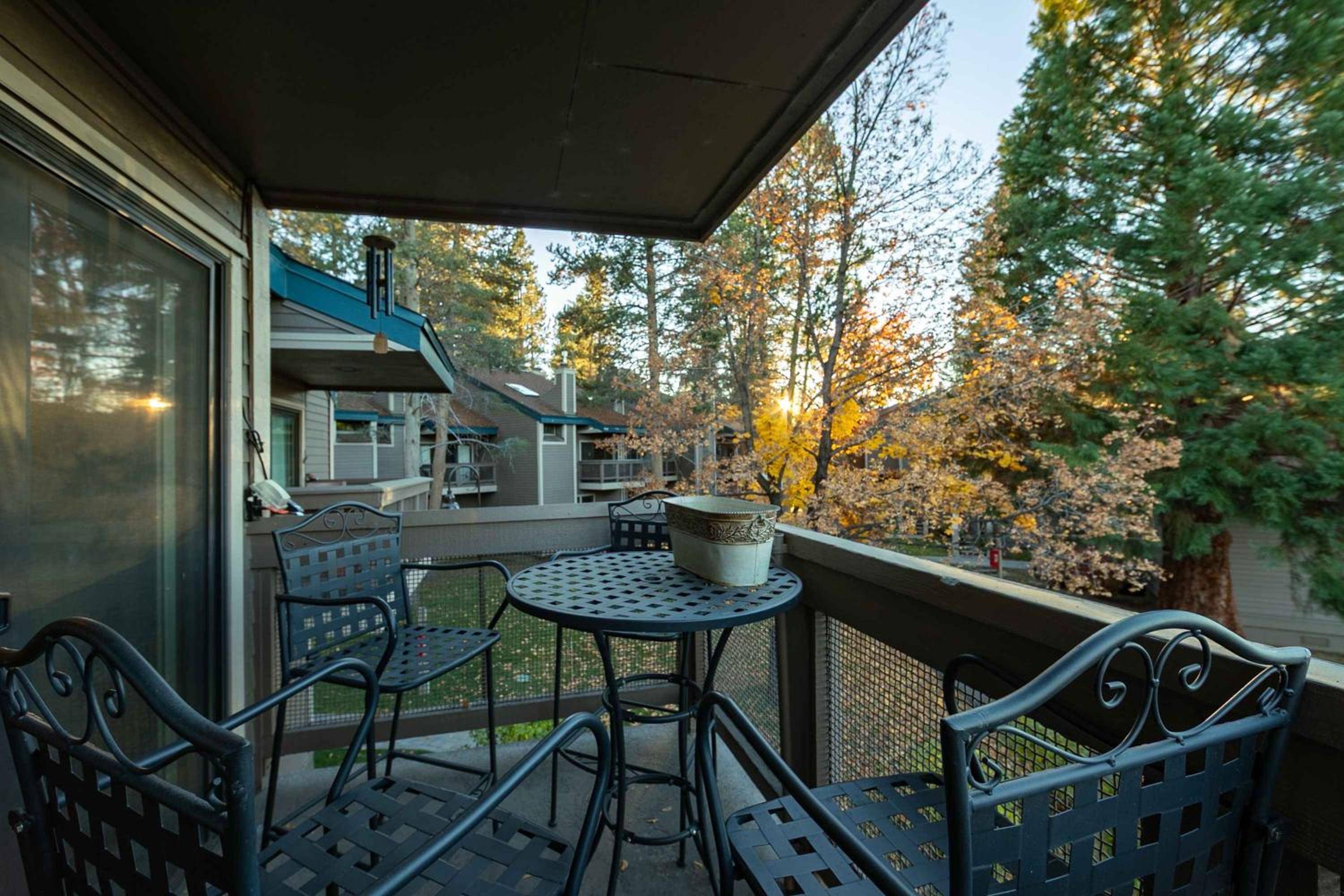 Aspen Edge Lakefront and Loft