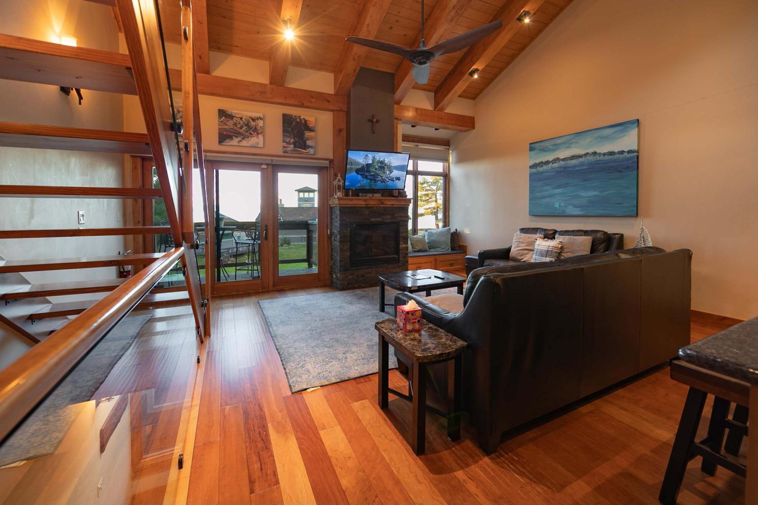 Aspen Edge Lakefront and Loft