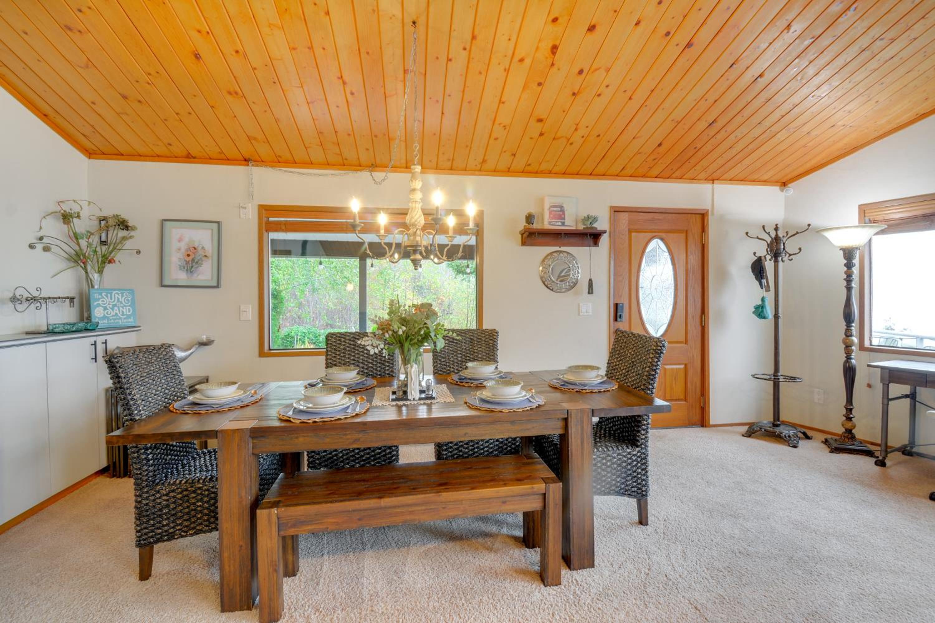 Steps to Beach Scenic Escape in Port Orchard!