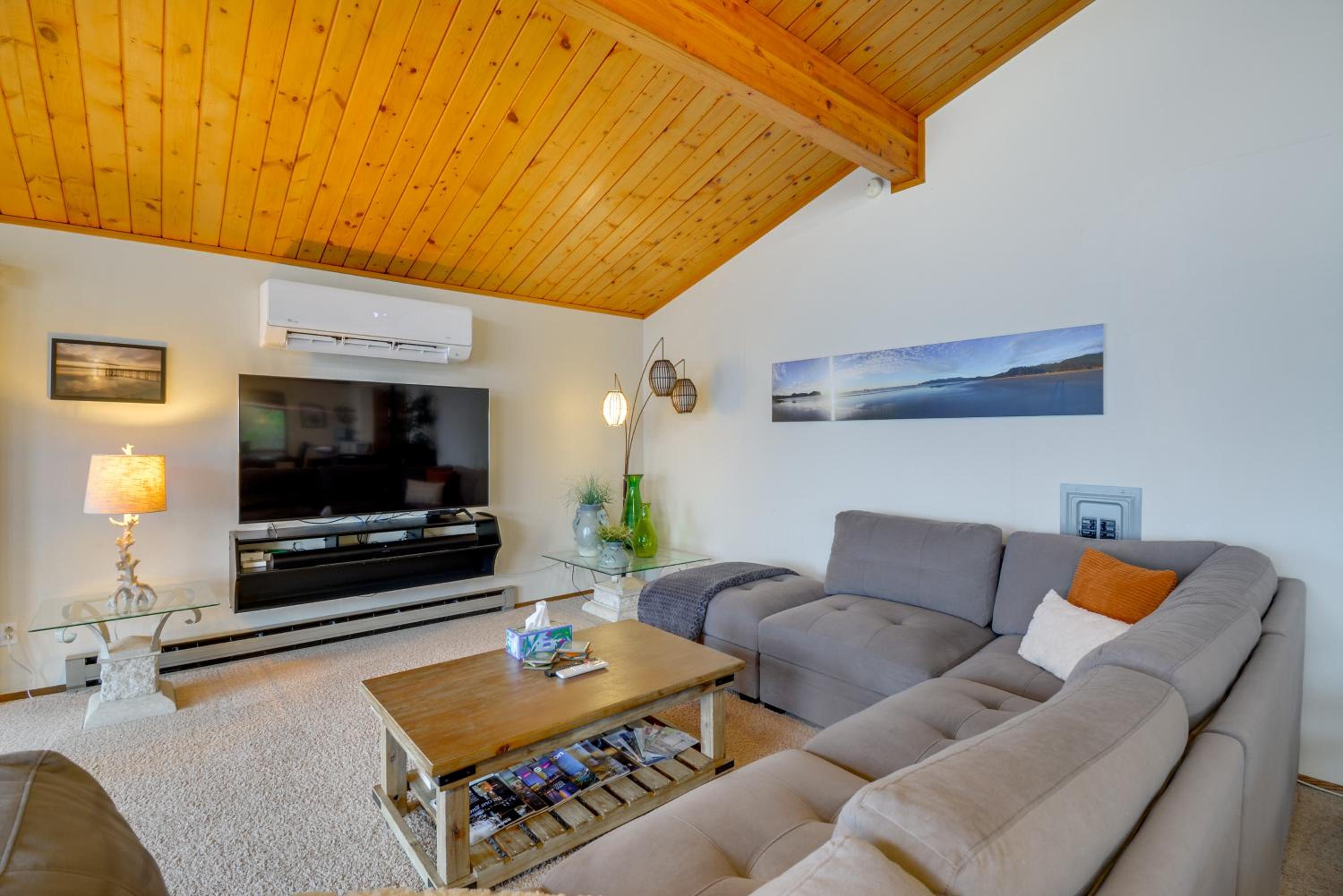 Steps to Beach Scenic Escape in Port Orchard!