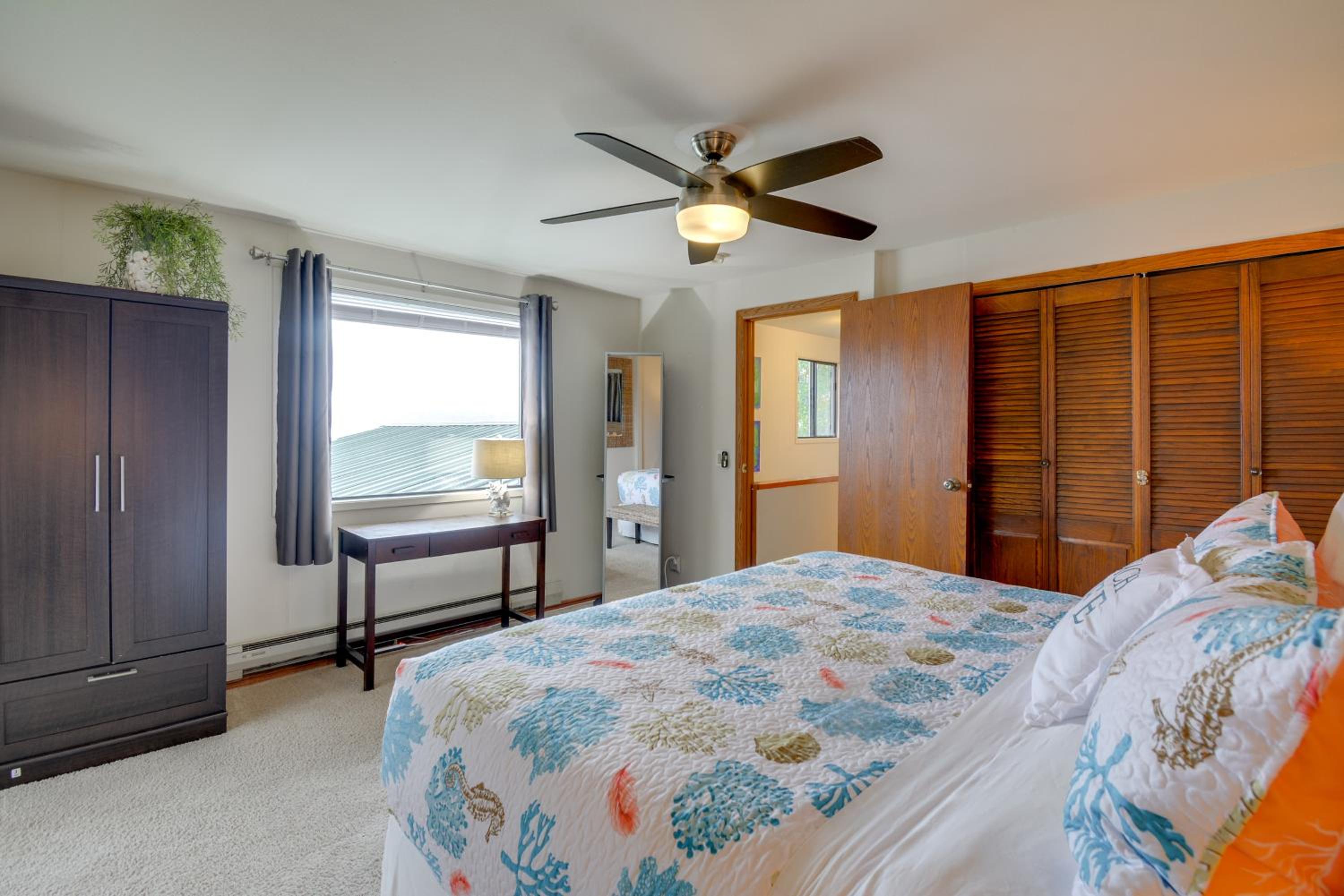 Steps to Beach Scenic Escape in Port Orchard!