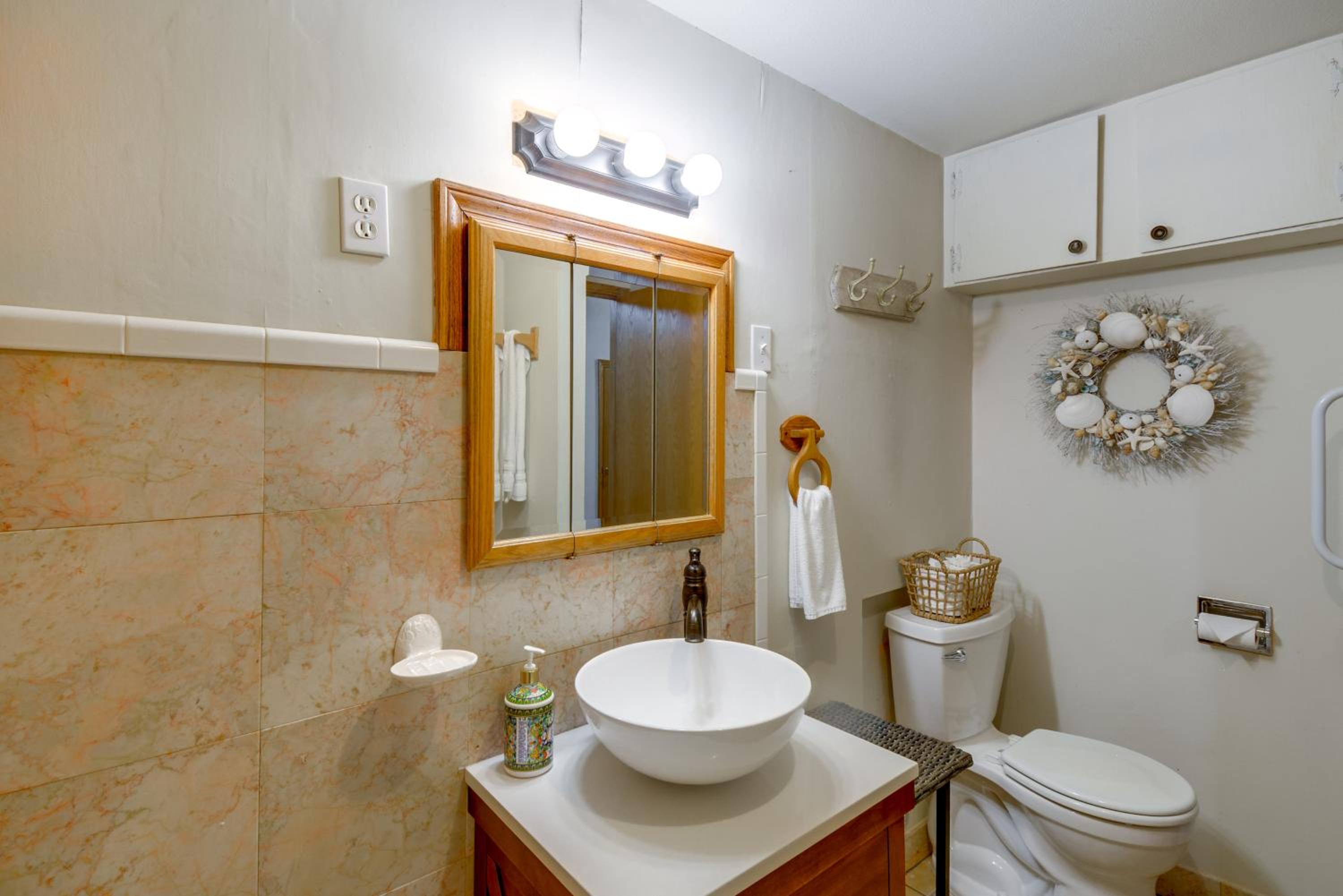 Steps to Beach Scenic Escape in Port Orchard!
